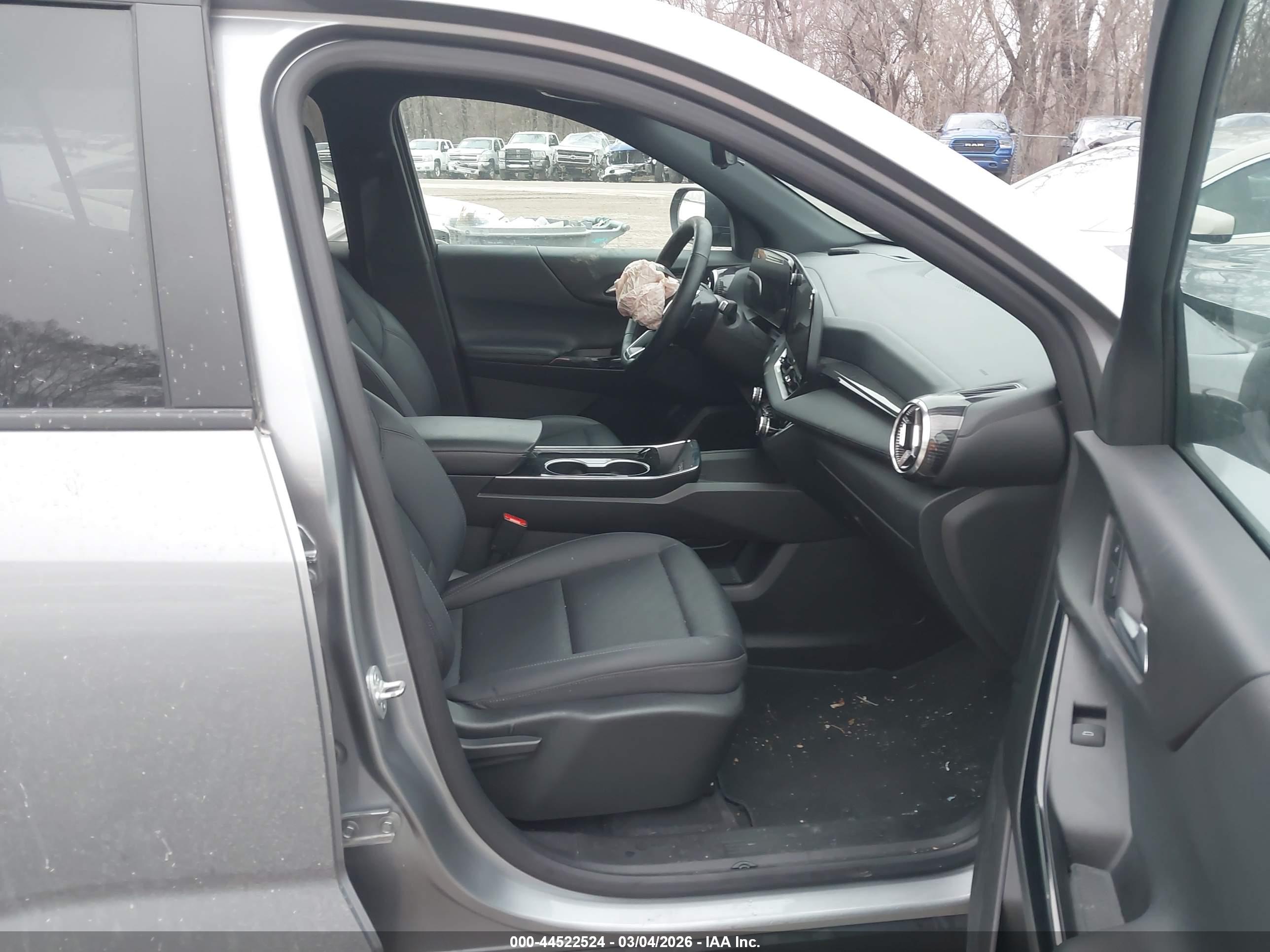 CHEVROLET EQUINOX image 5