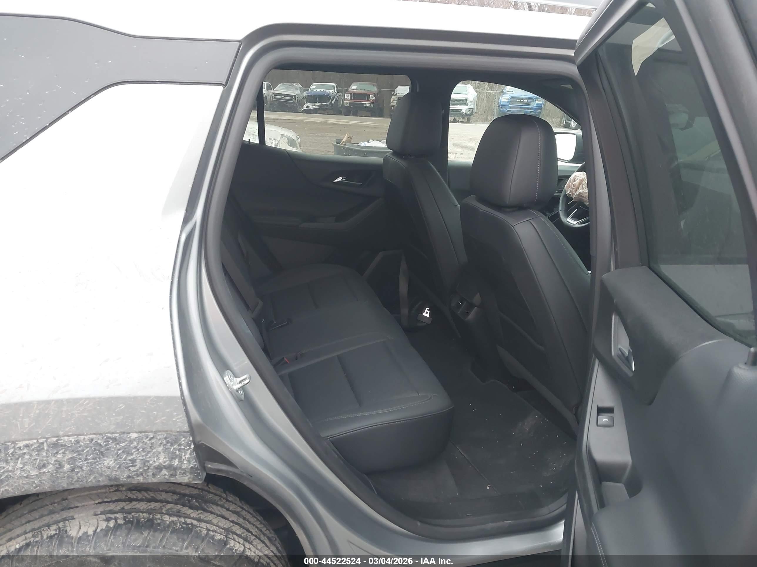 CHEVROLET EQUINOX image 8