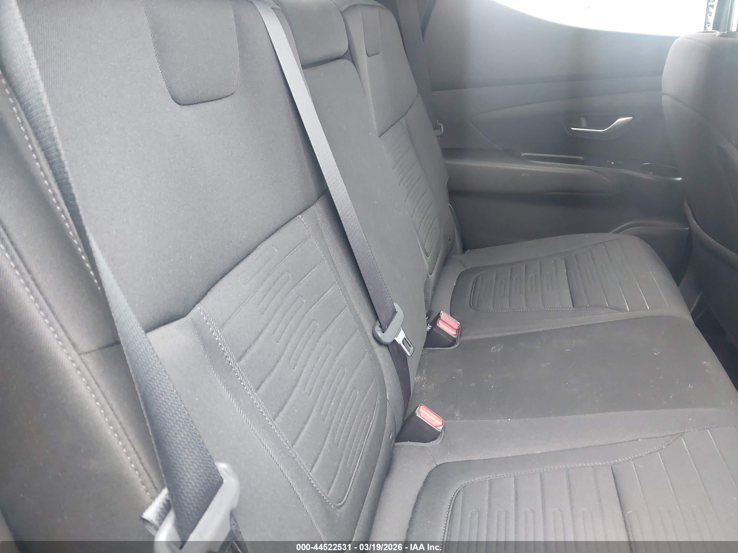 HYUNDAI SANTA image 8