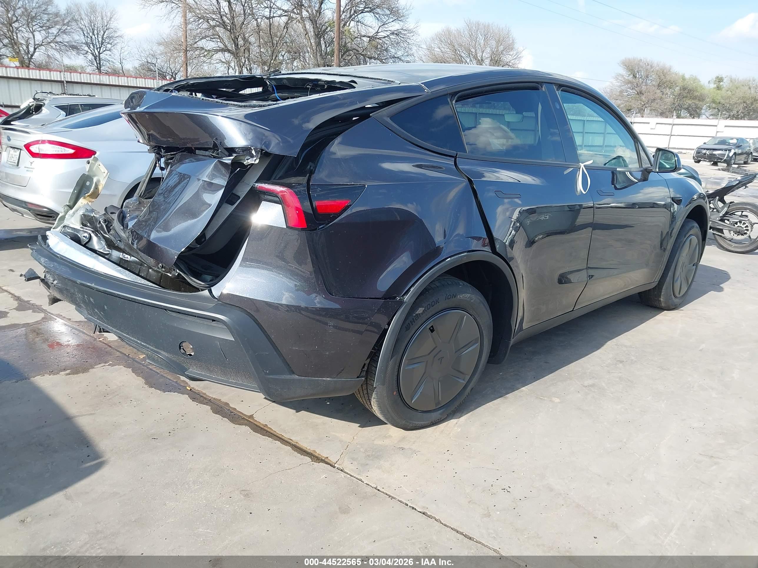 TESLA MODEL image 4