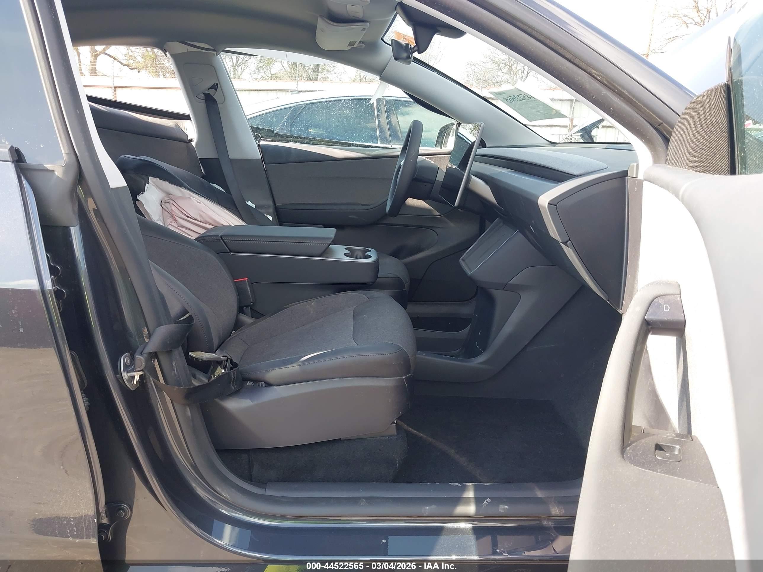 TESLA MODEL image 5