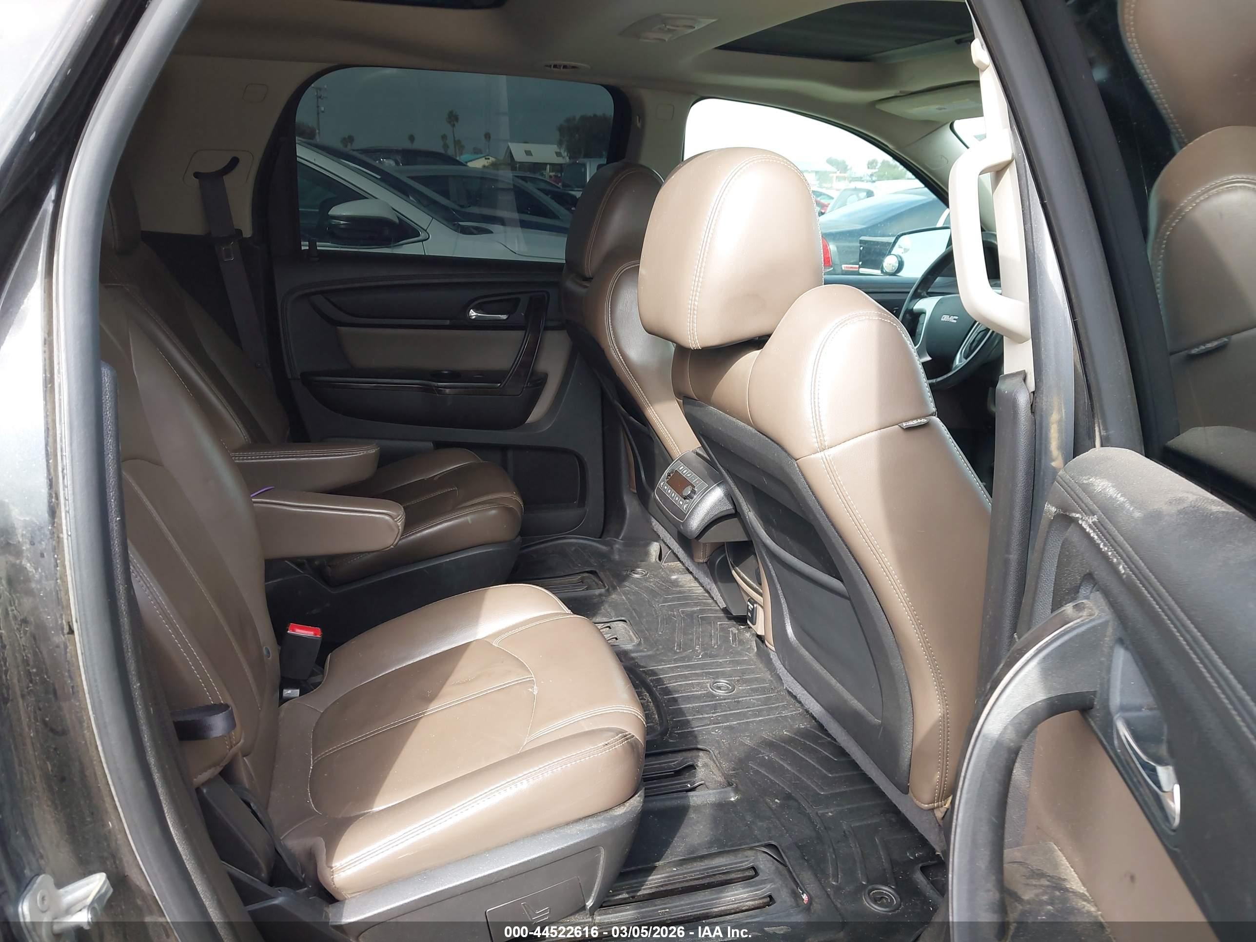 GMC ACADIA image 8