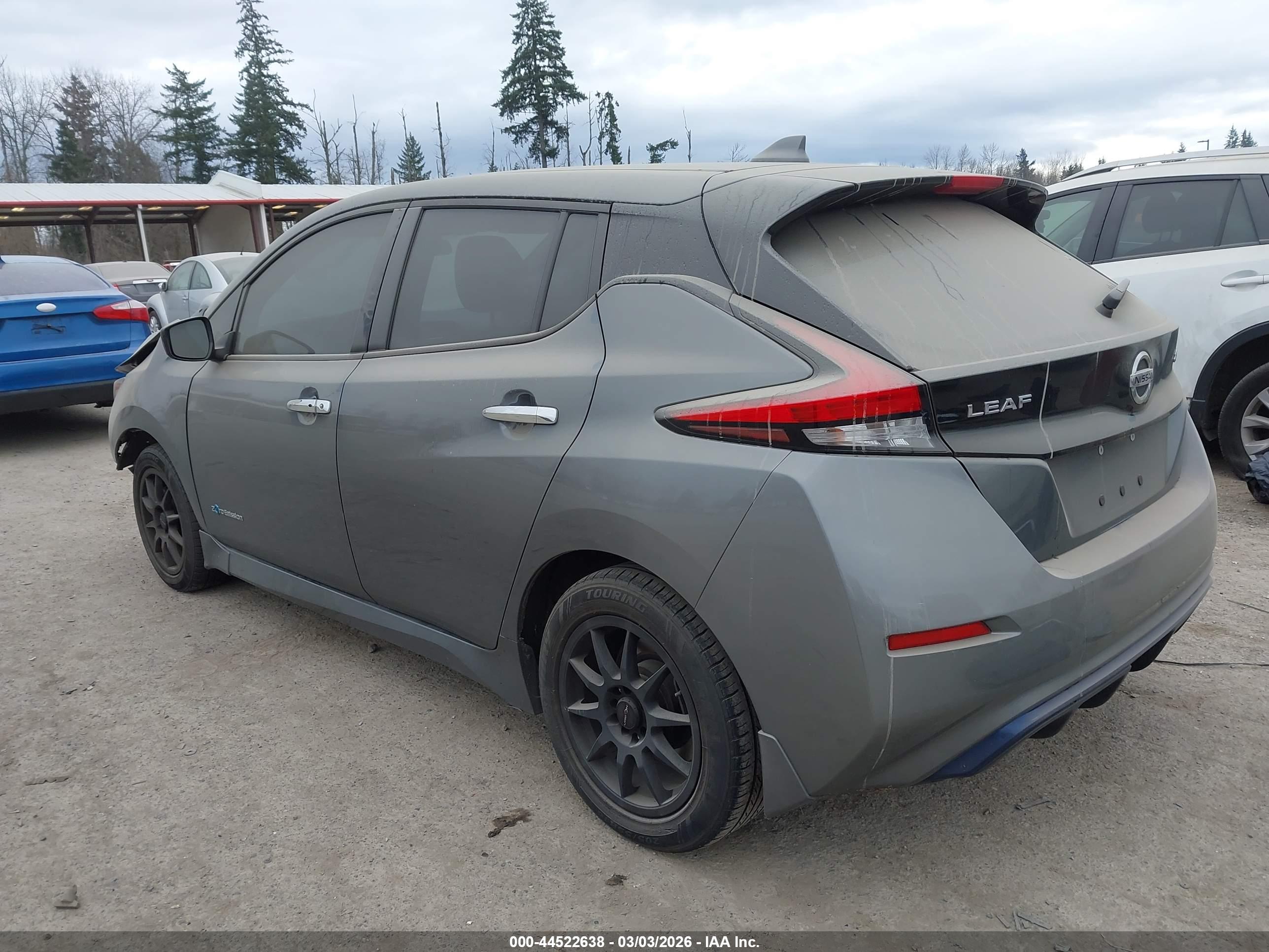 NISSAN LEAF image 3