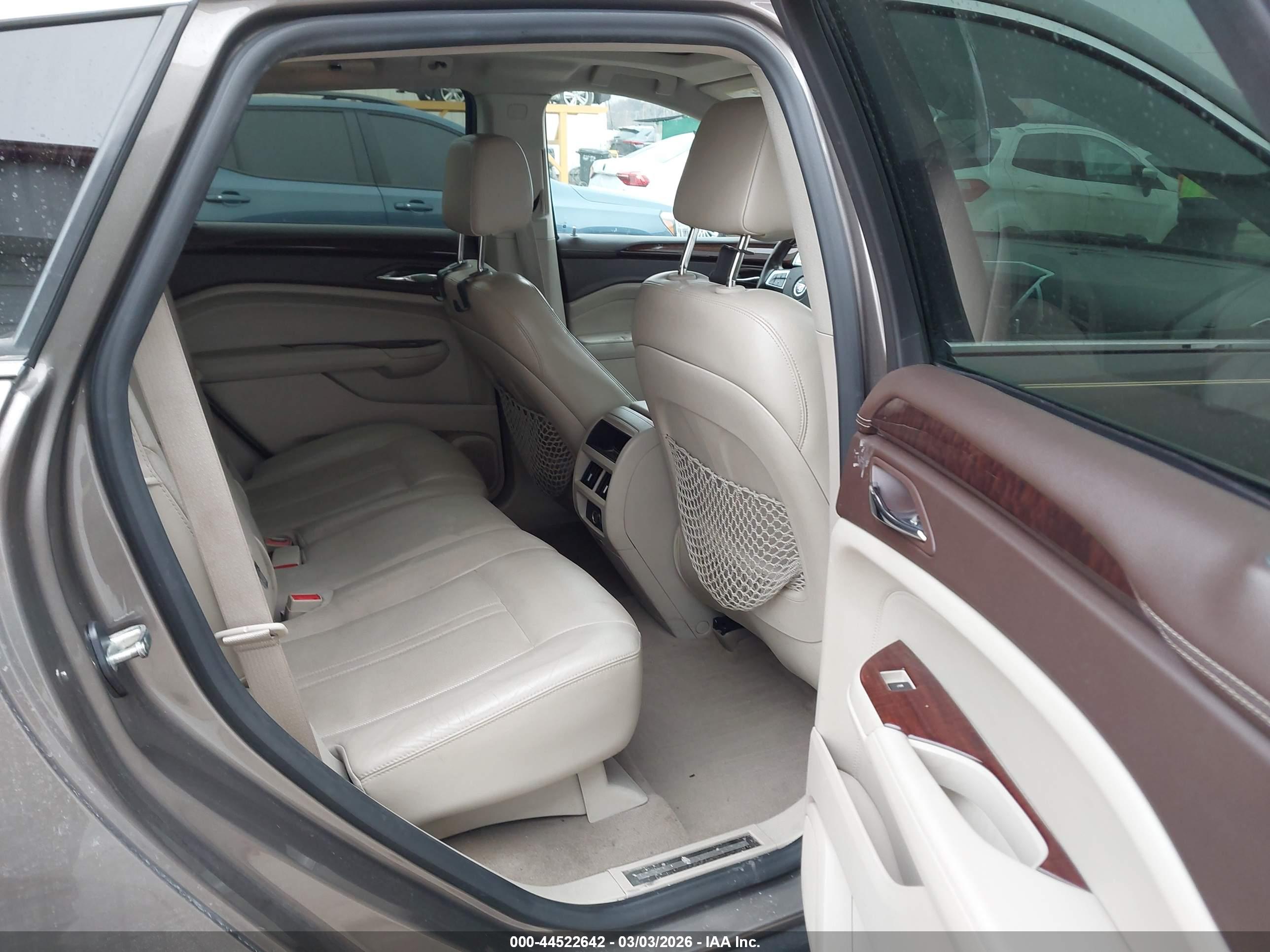 CADILLAC SRX image 8