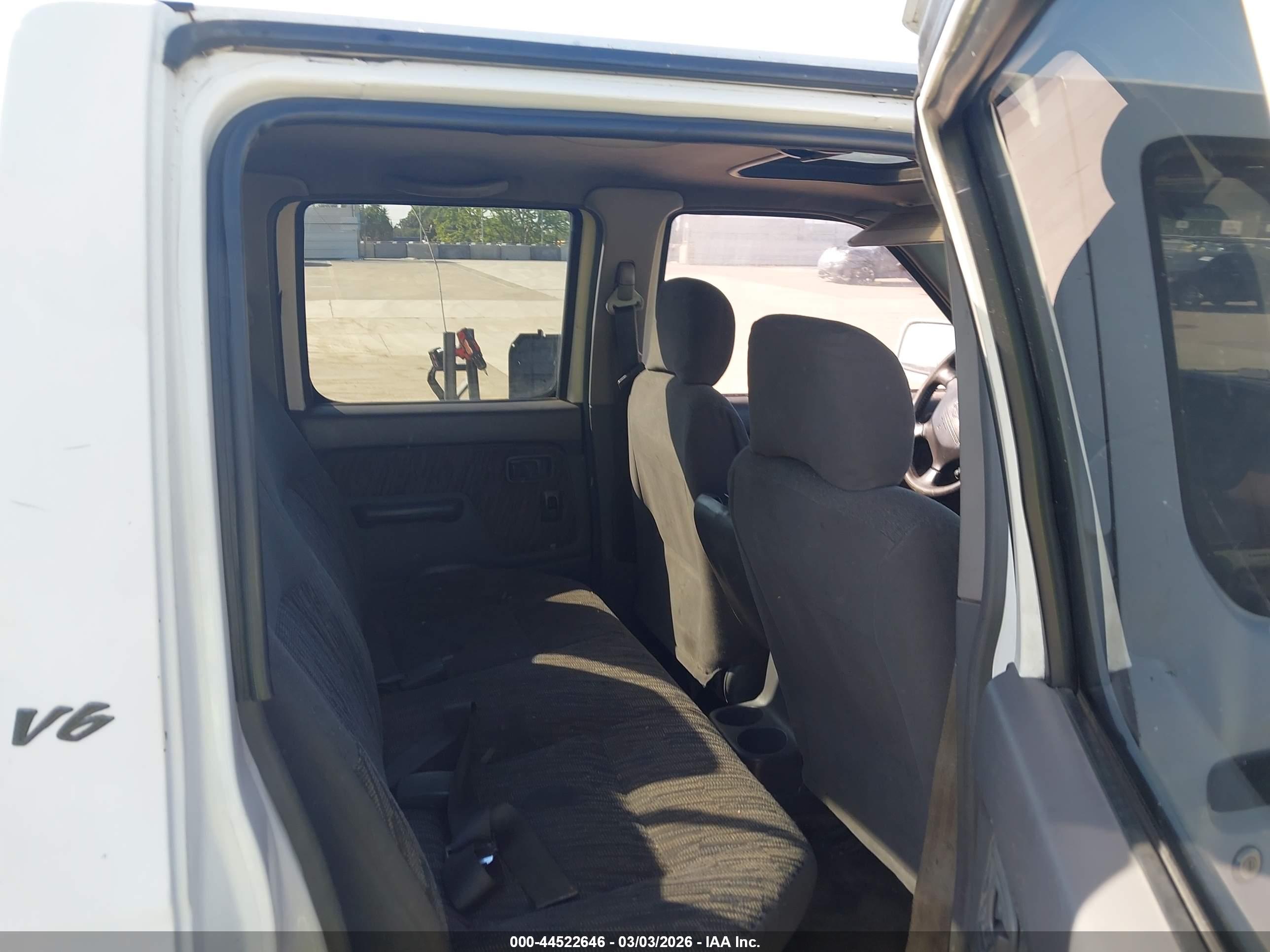NISSAN FRONTIER image 8