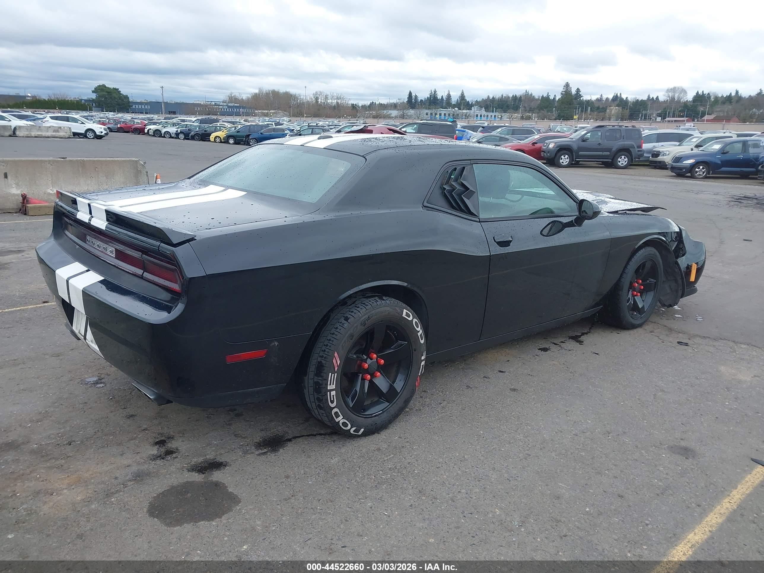 DODGE CHALLENGER image 4
