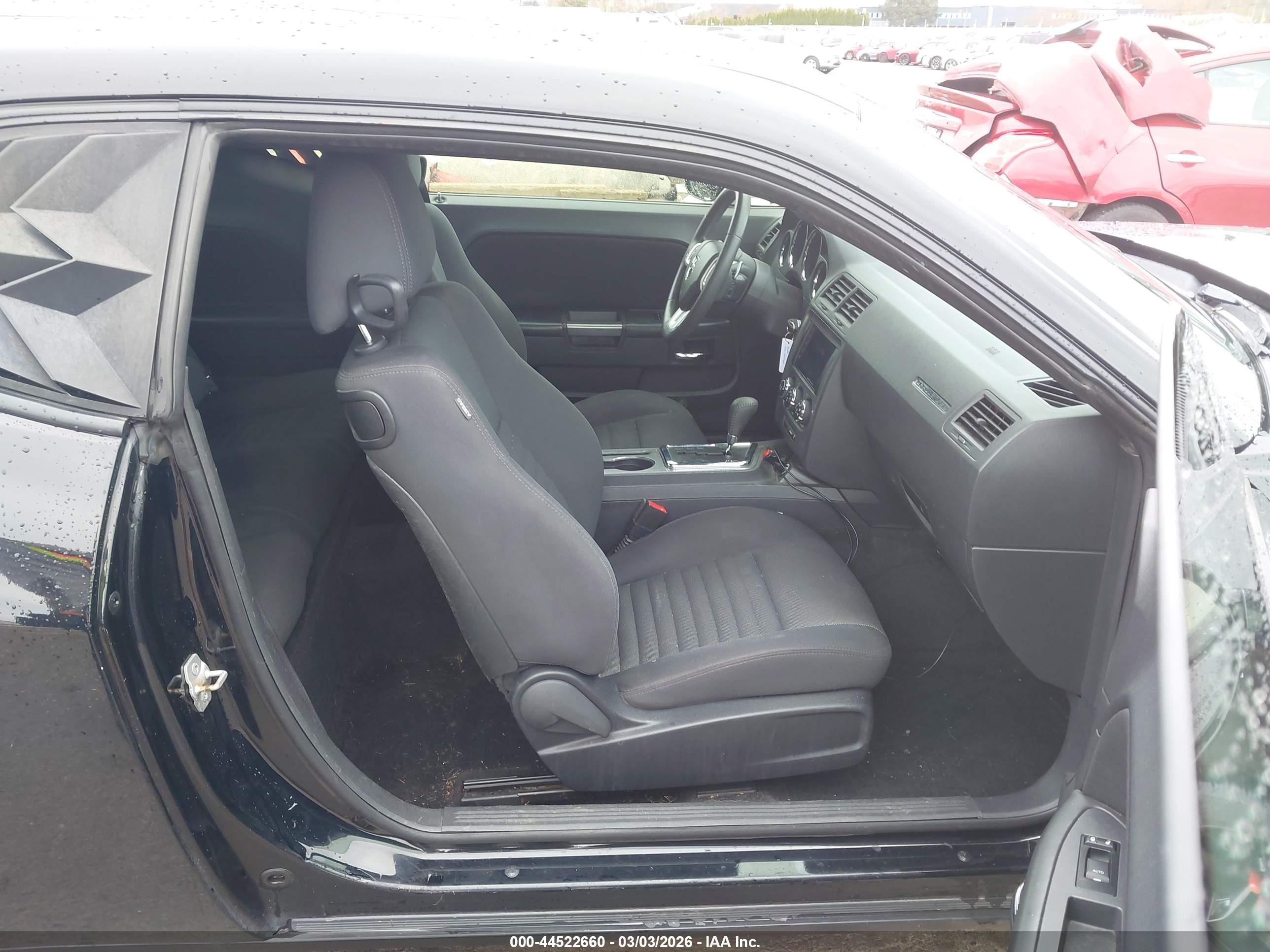 DODGE CHALLENGER image 5