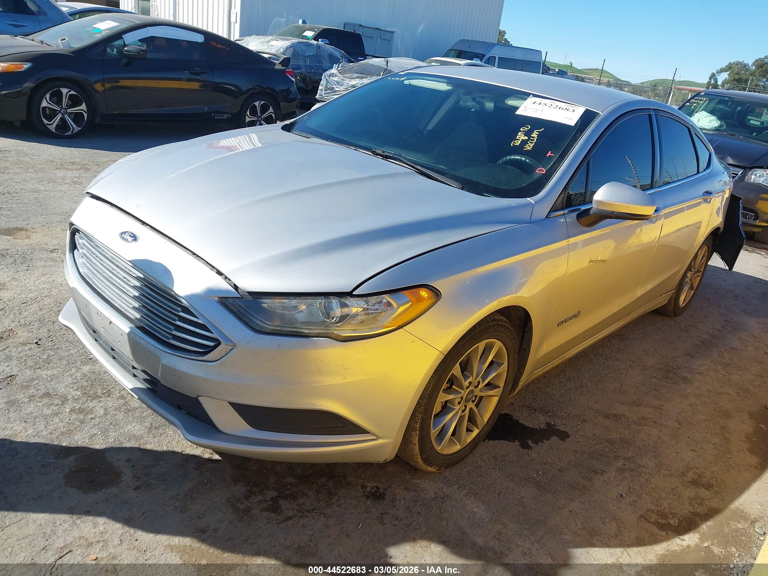 FORD FUSION image 2
