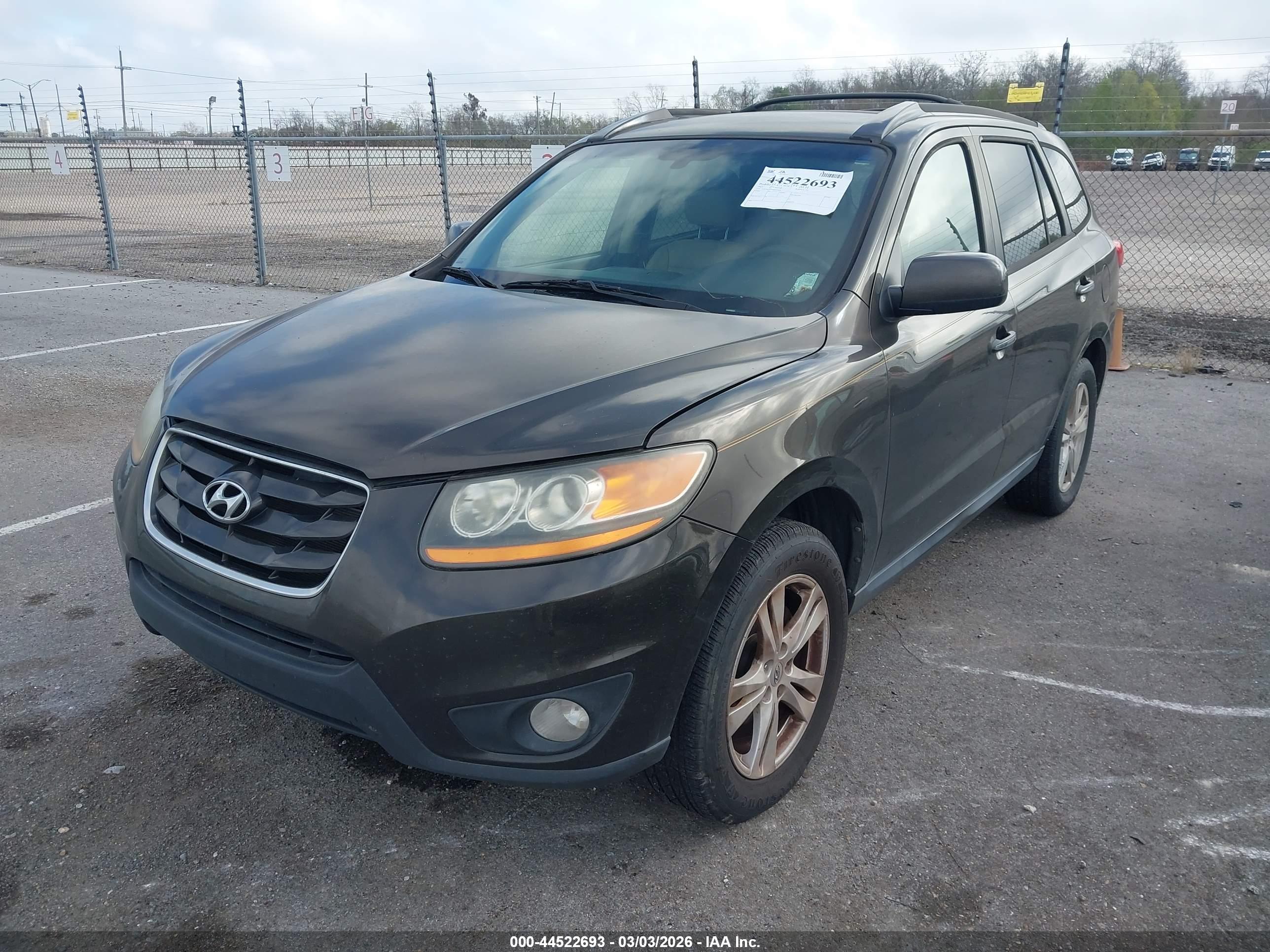 HYUNDAI SANTA image 2