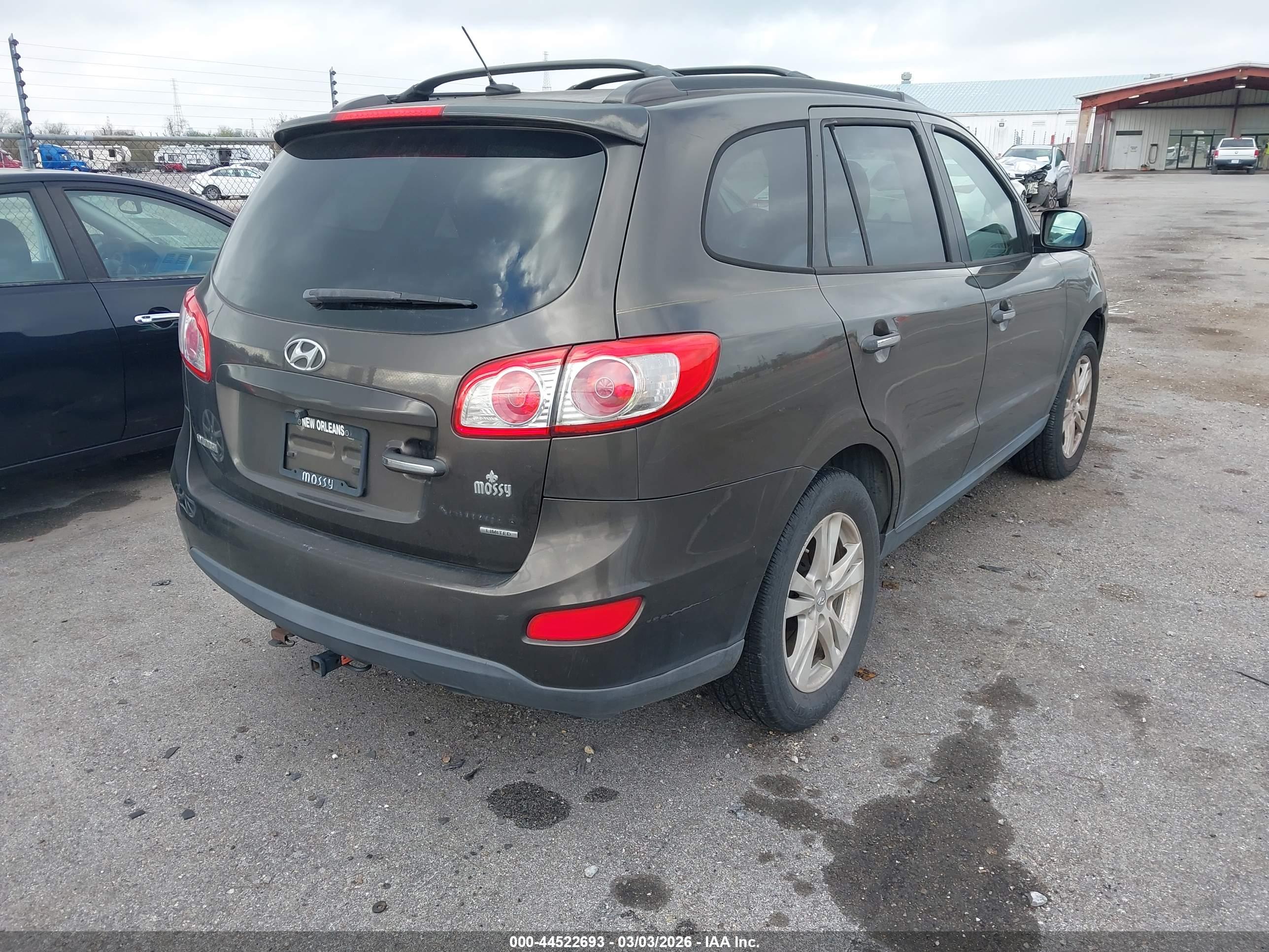 HYUNDAI SANTA image 4