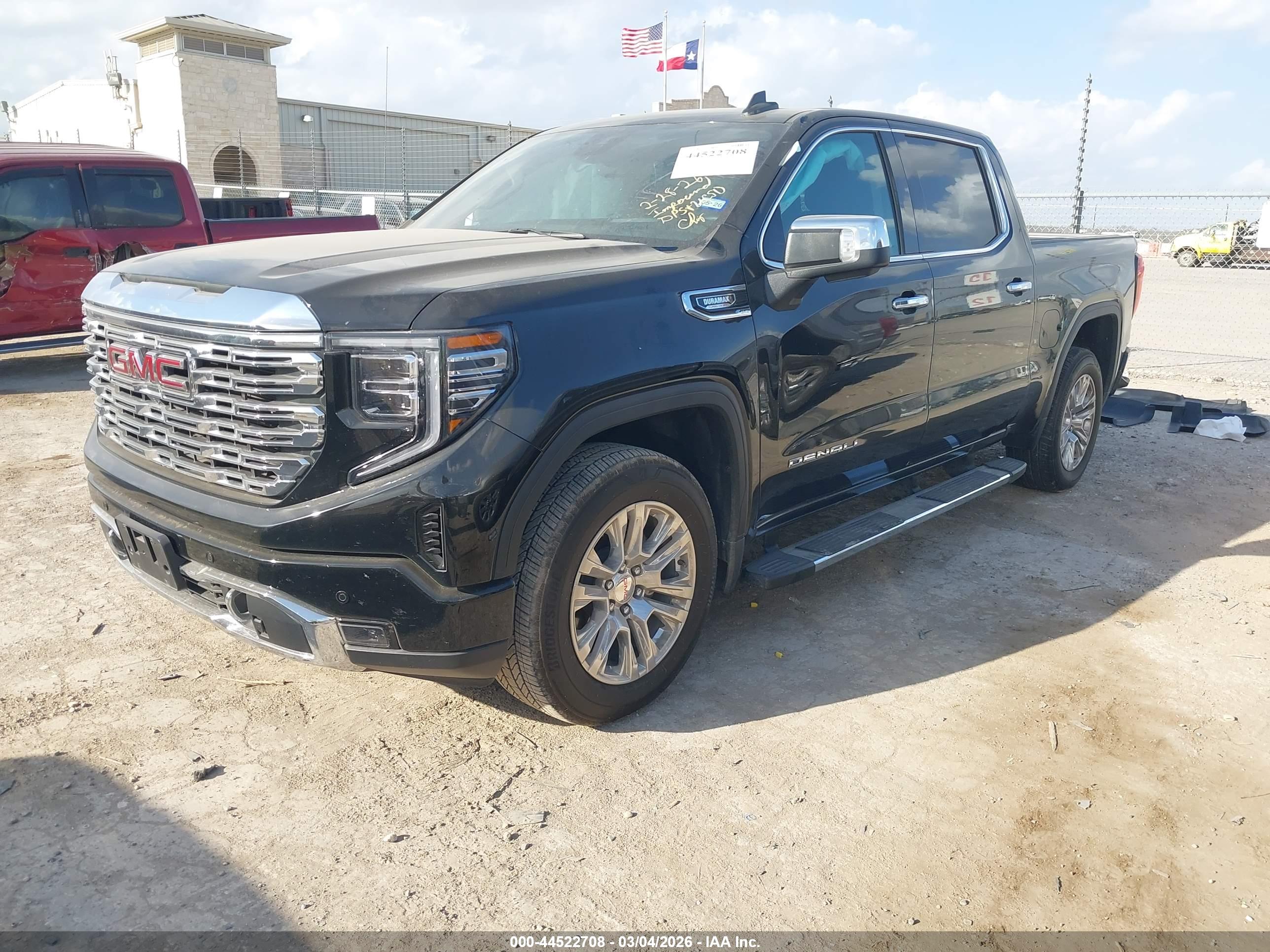 GMC SIERRA image 2