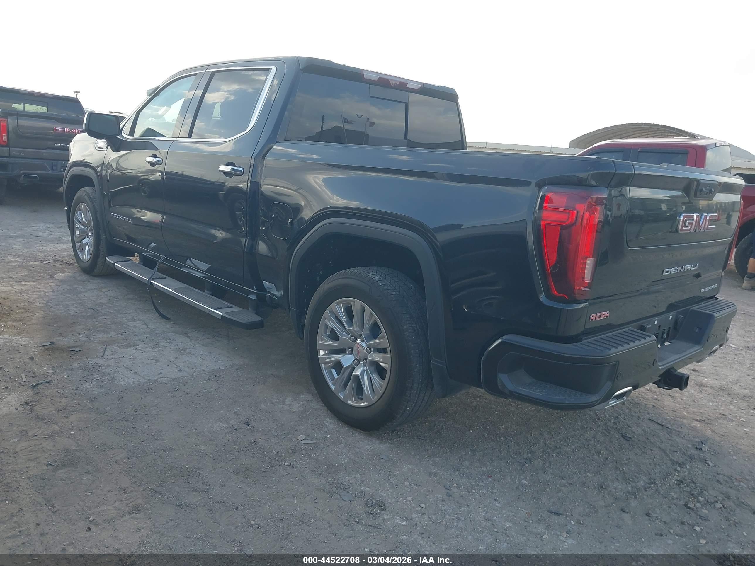 GMC SIERRA image 3
