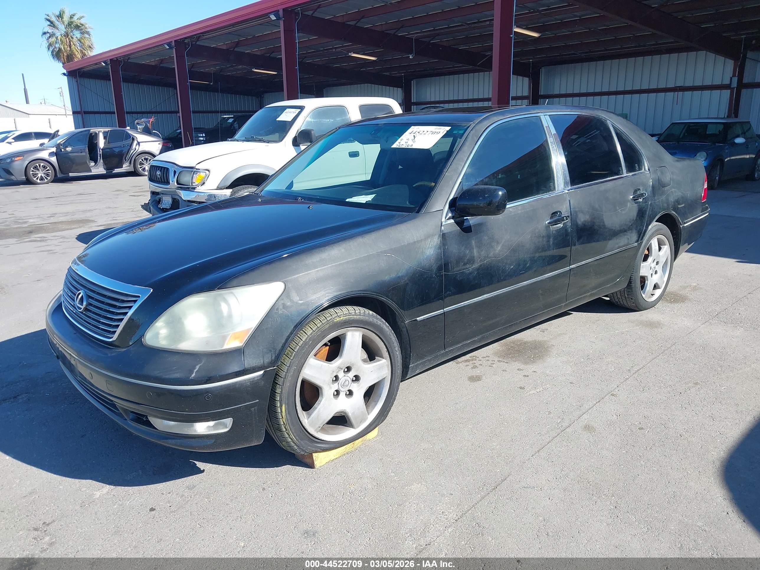 LEXUS LS image 2