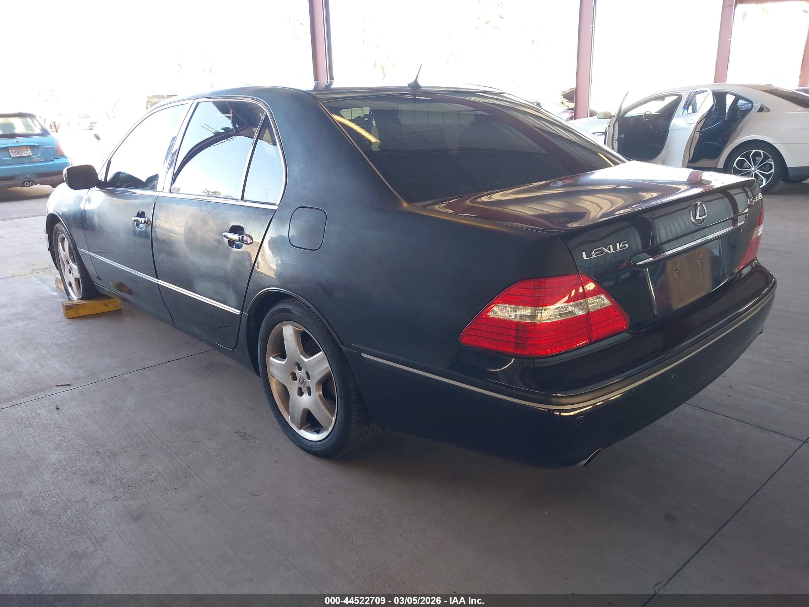 LEXUS LS image 3