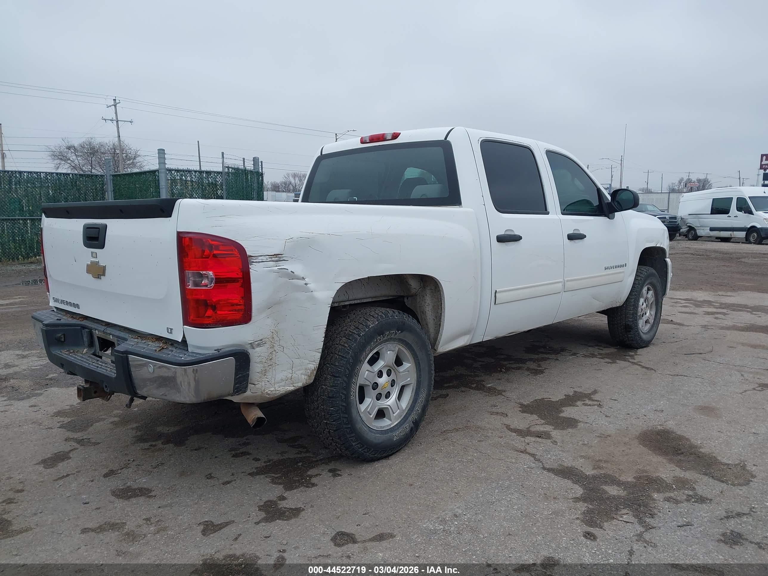 CHEVROLET SILVERADO image 4