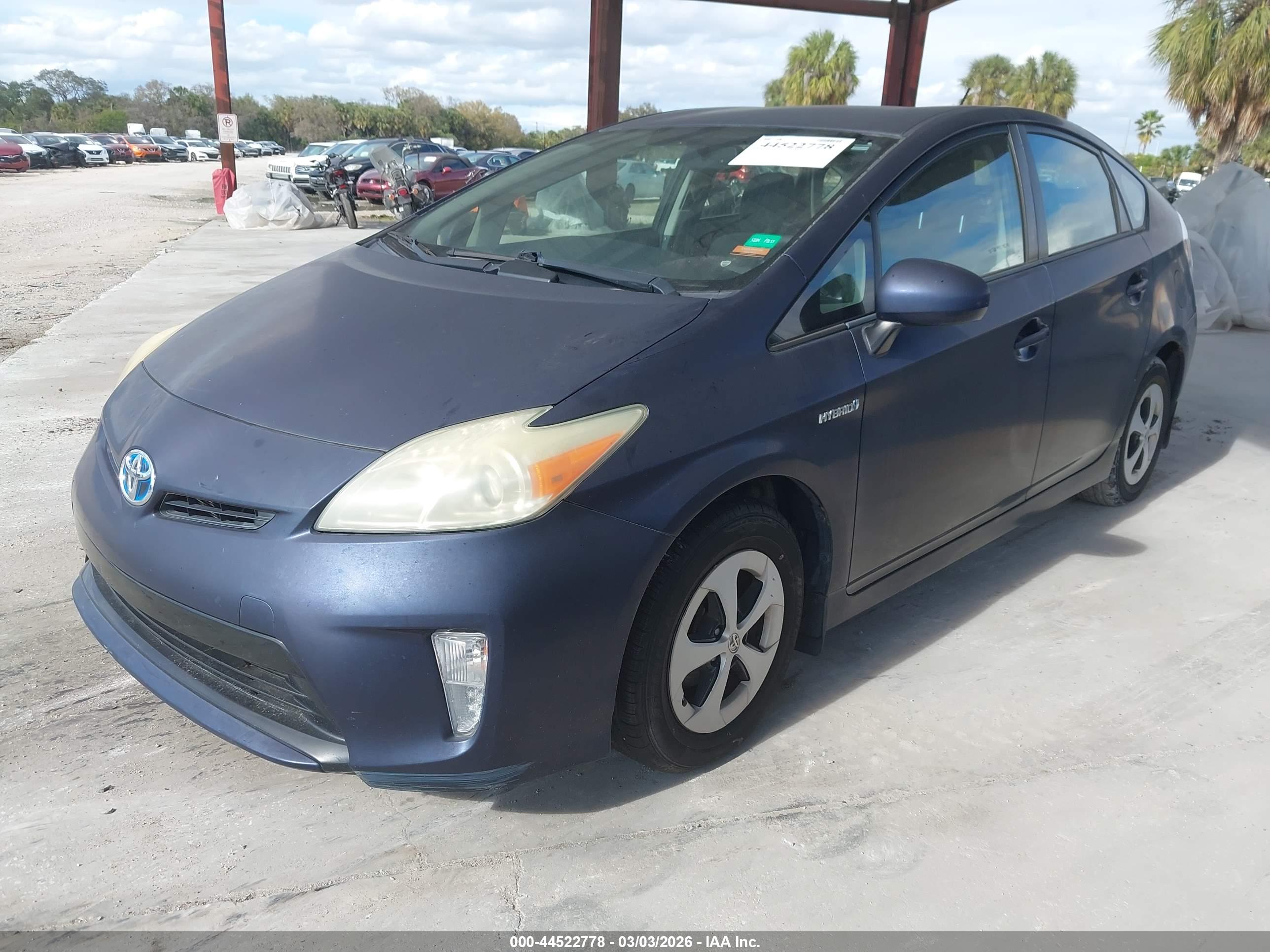 TOYOTA PRIUS image 2