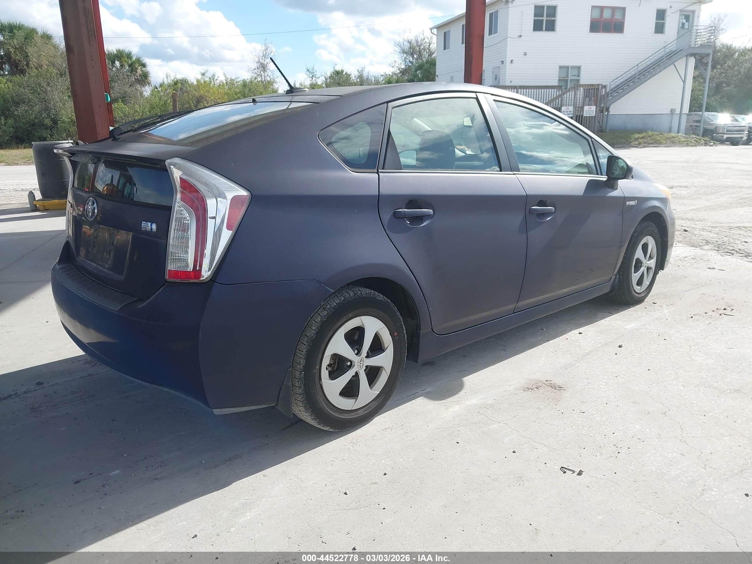 TOYOTA PRIUS image 4