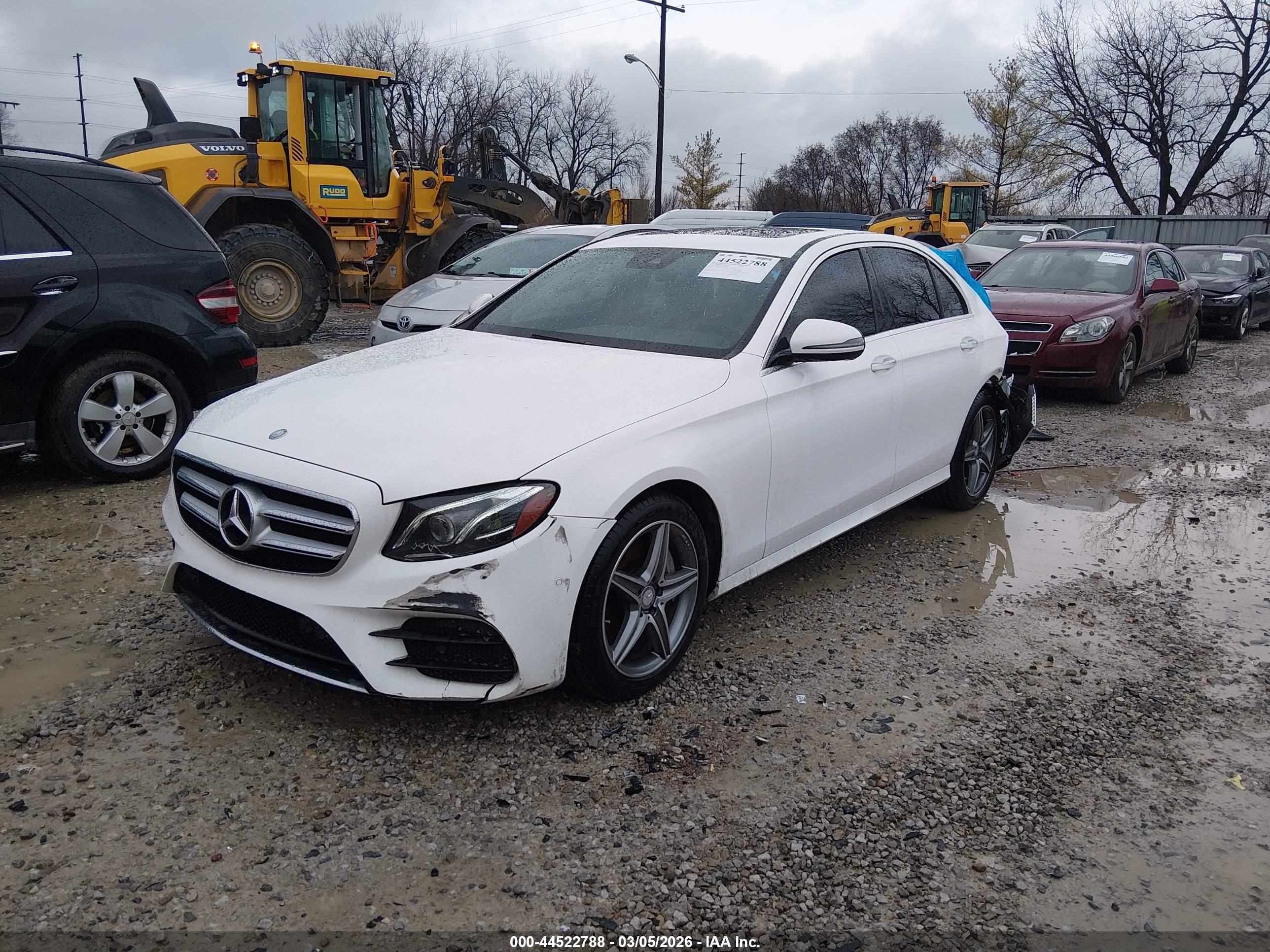 MERCEDES-BENZ E image 2