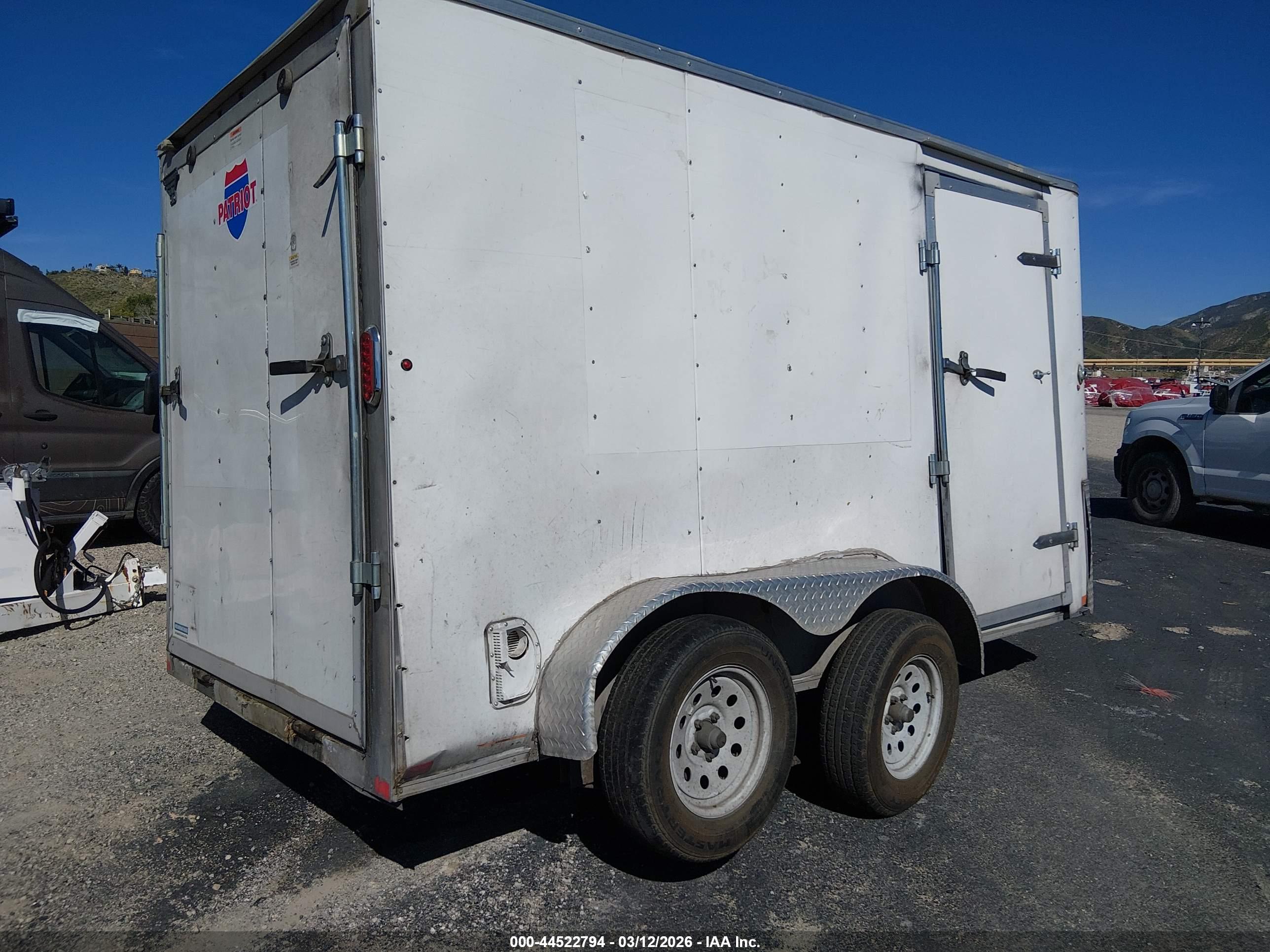 CARRY ENCLOSED image 4