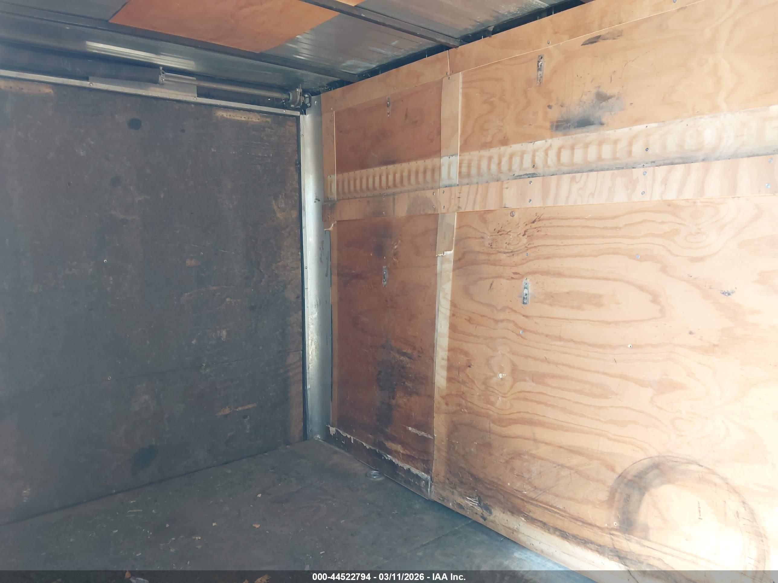CARRY ENCLOSED image 7