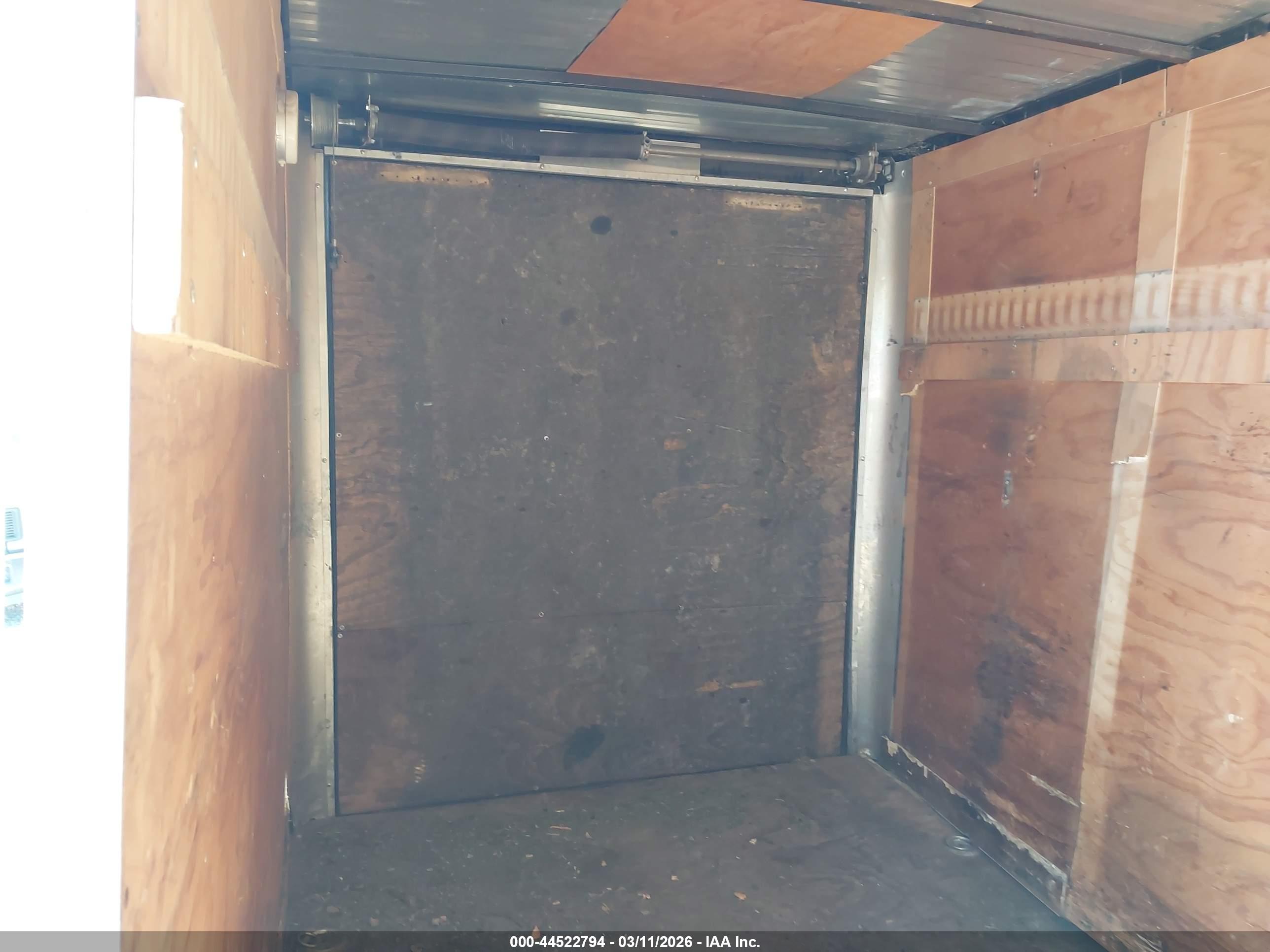CARRY ENCLOSED image 8