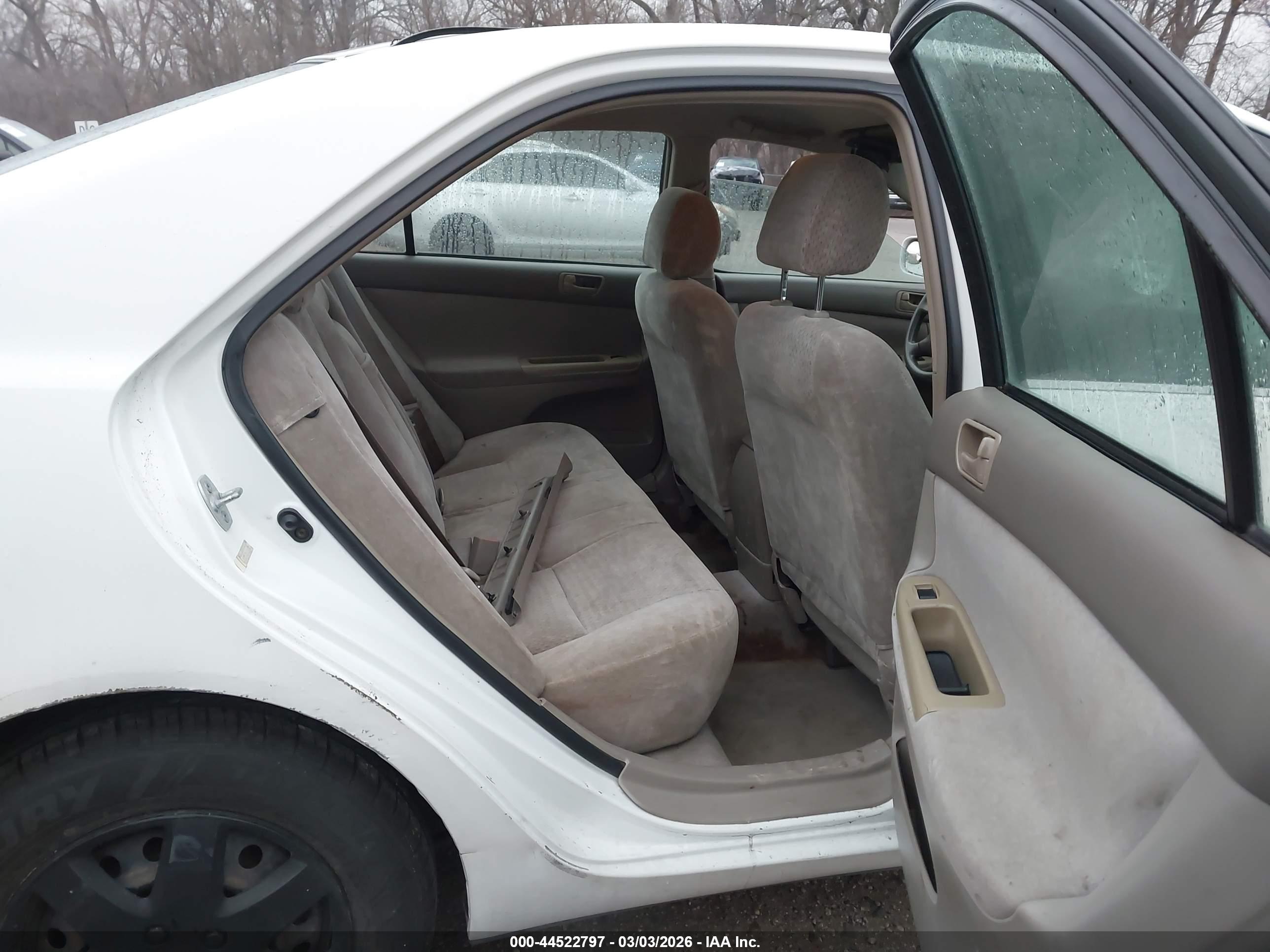 TOYOTA CAMRY image 8