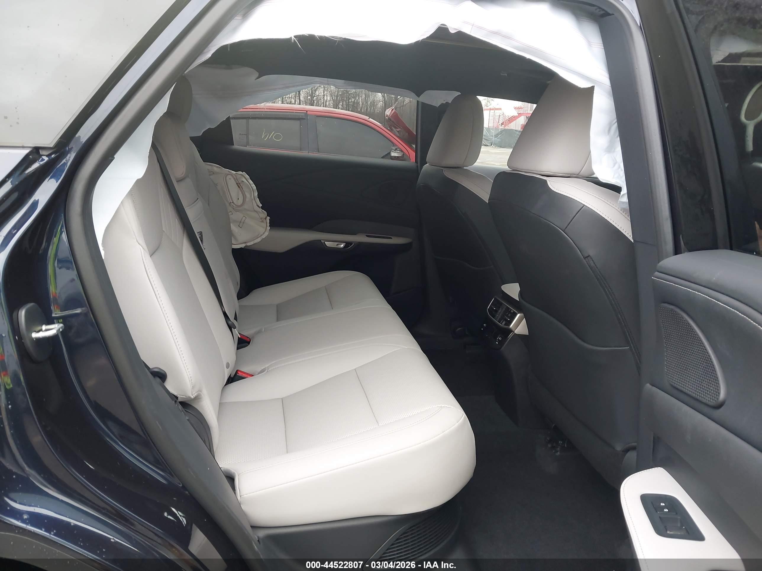 LEXUS RX image 8