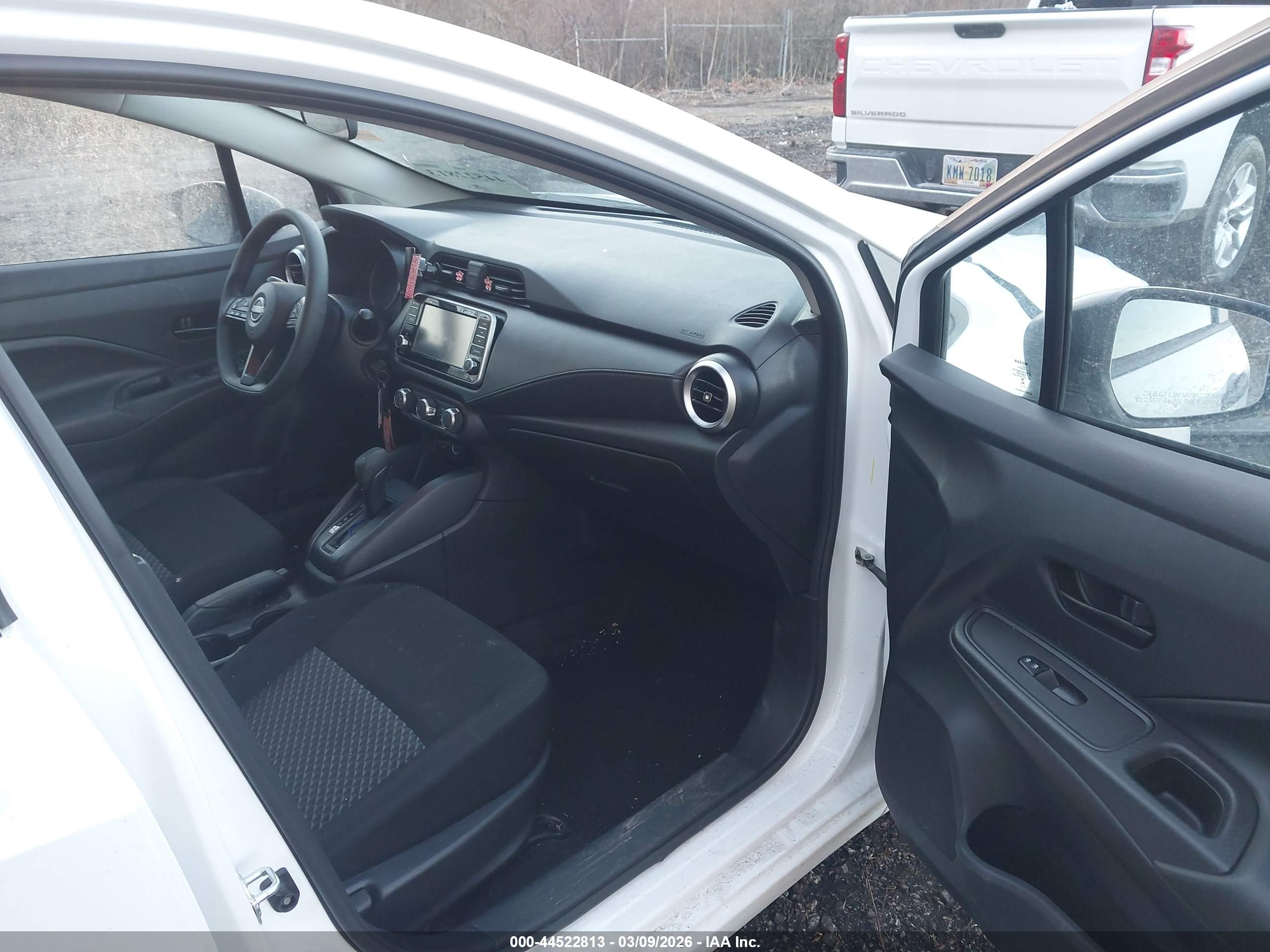 NISSAN VERSA image 5