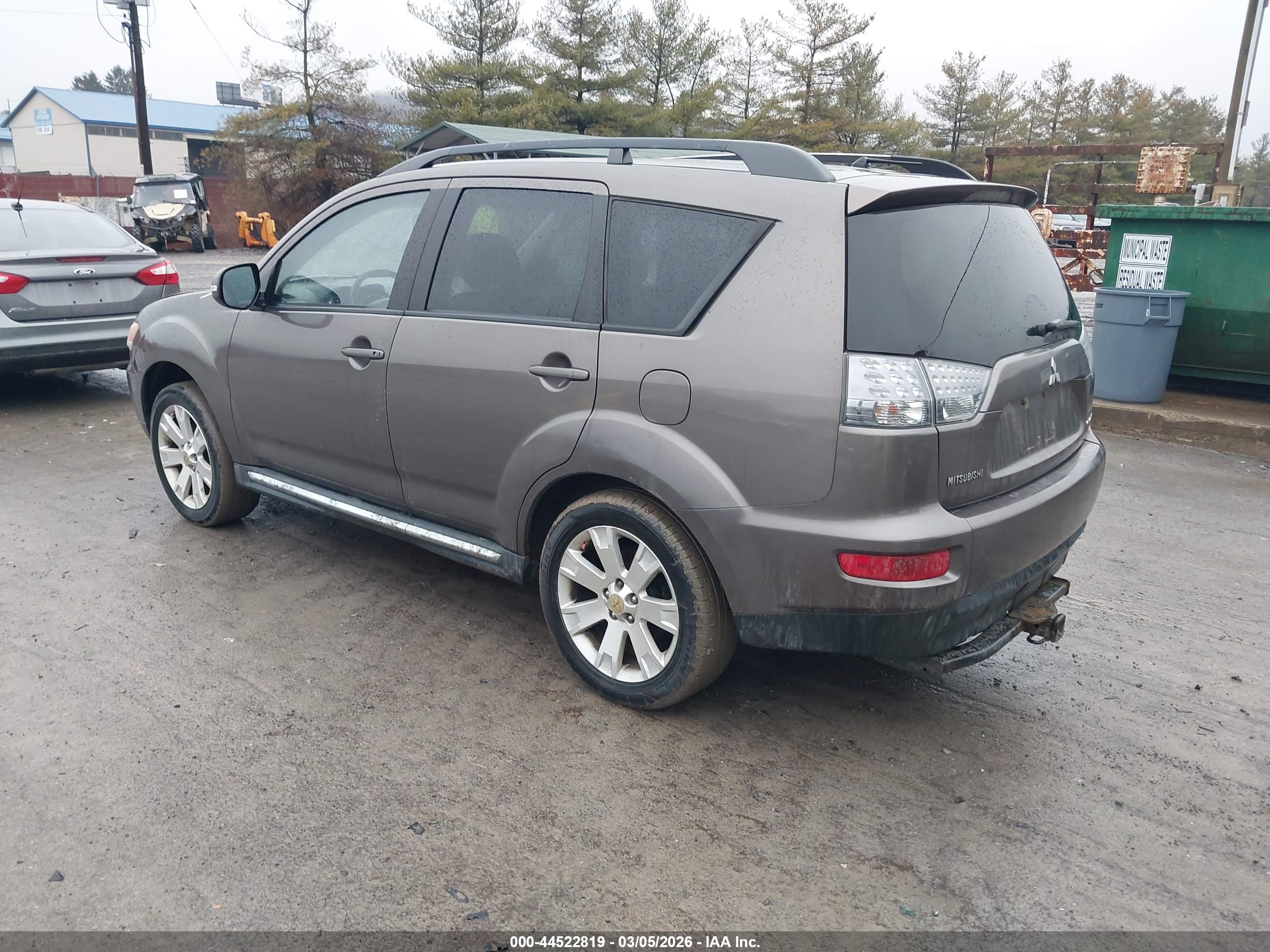 MITSUBISHI OUTLANDER image 3