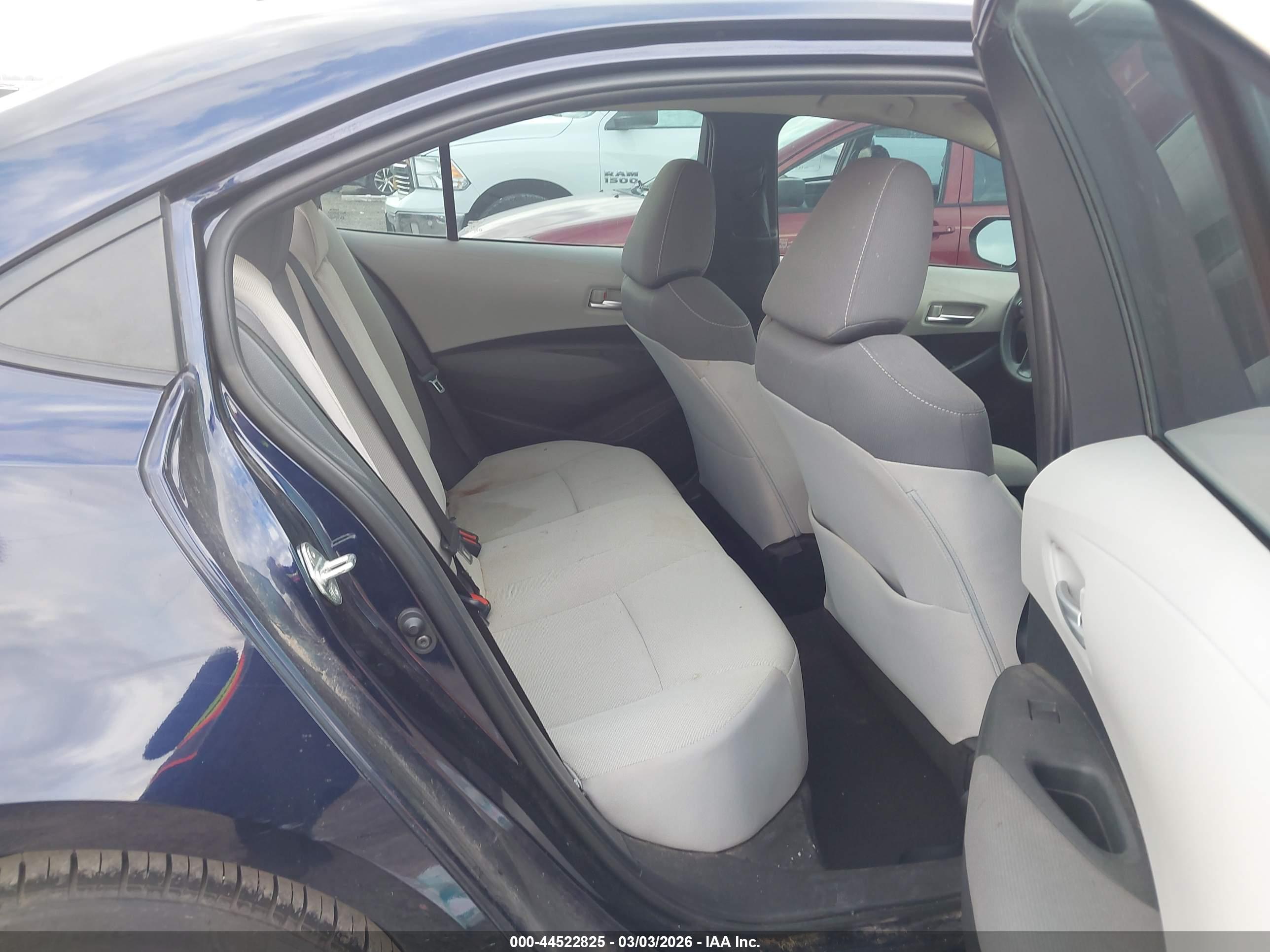 TOYOTA COROLLA image 8