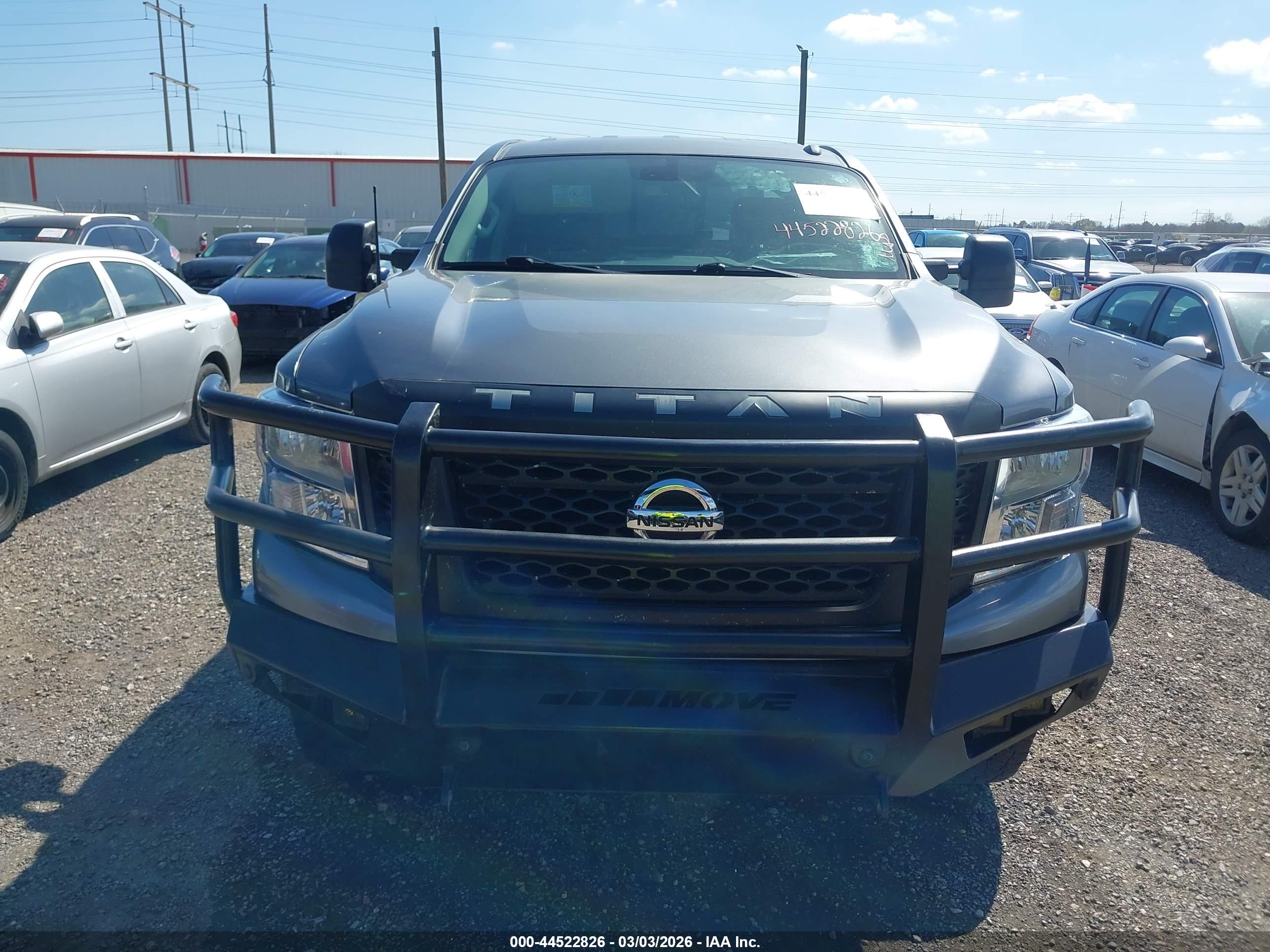NISSAN TITAN image 6