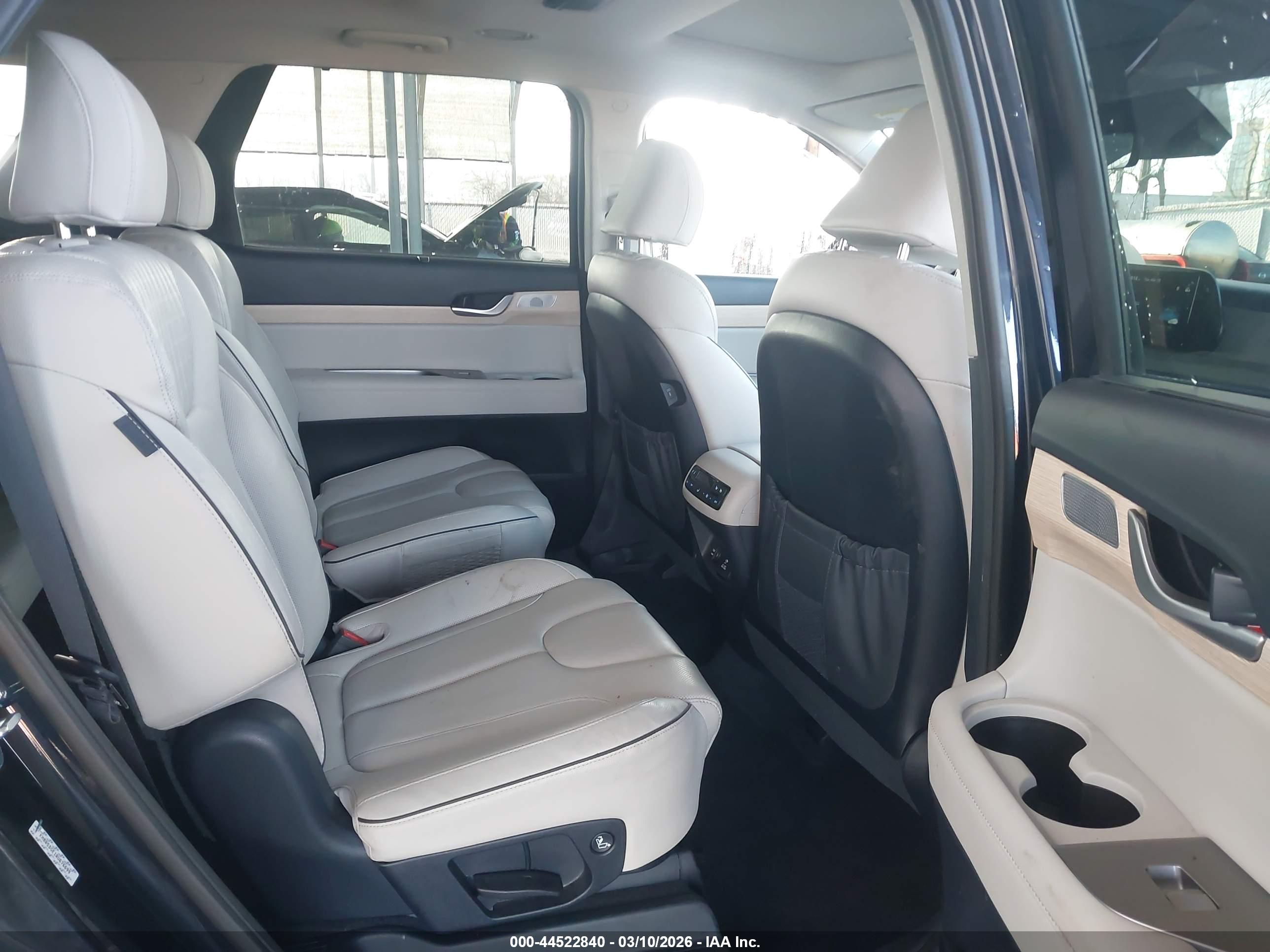 HYUNDAI PALISADE image 8