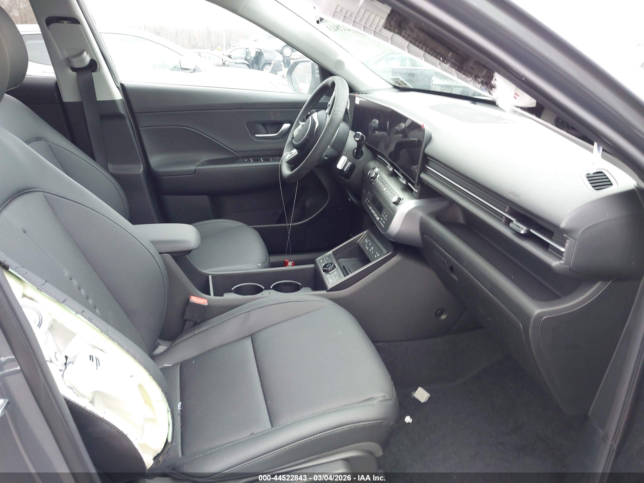 HYUNDAI KONA image 5