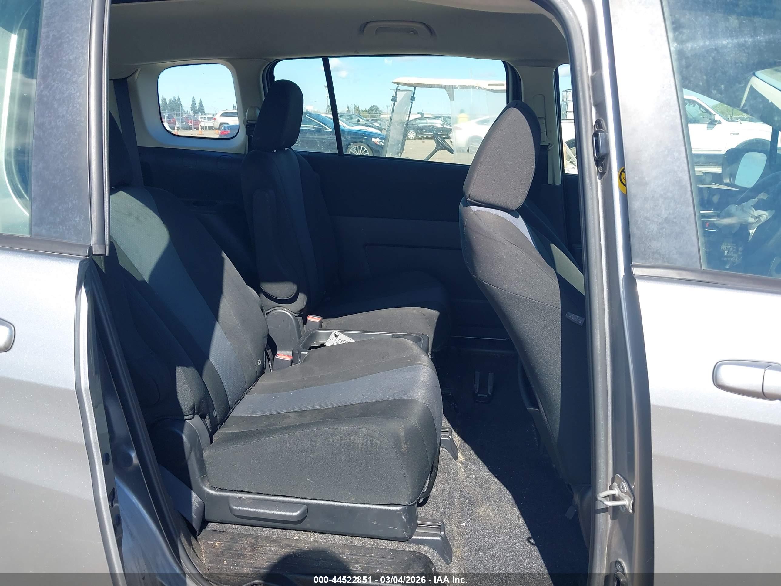 MAZDA MAZDA5 image 8