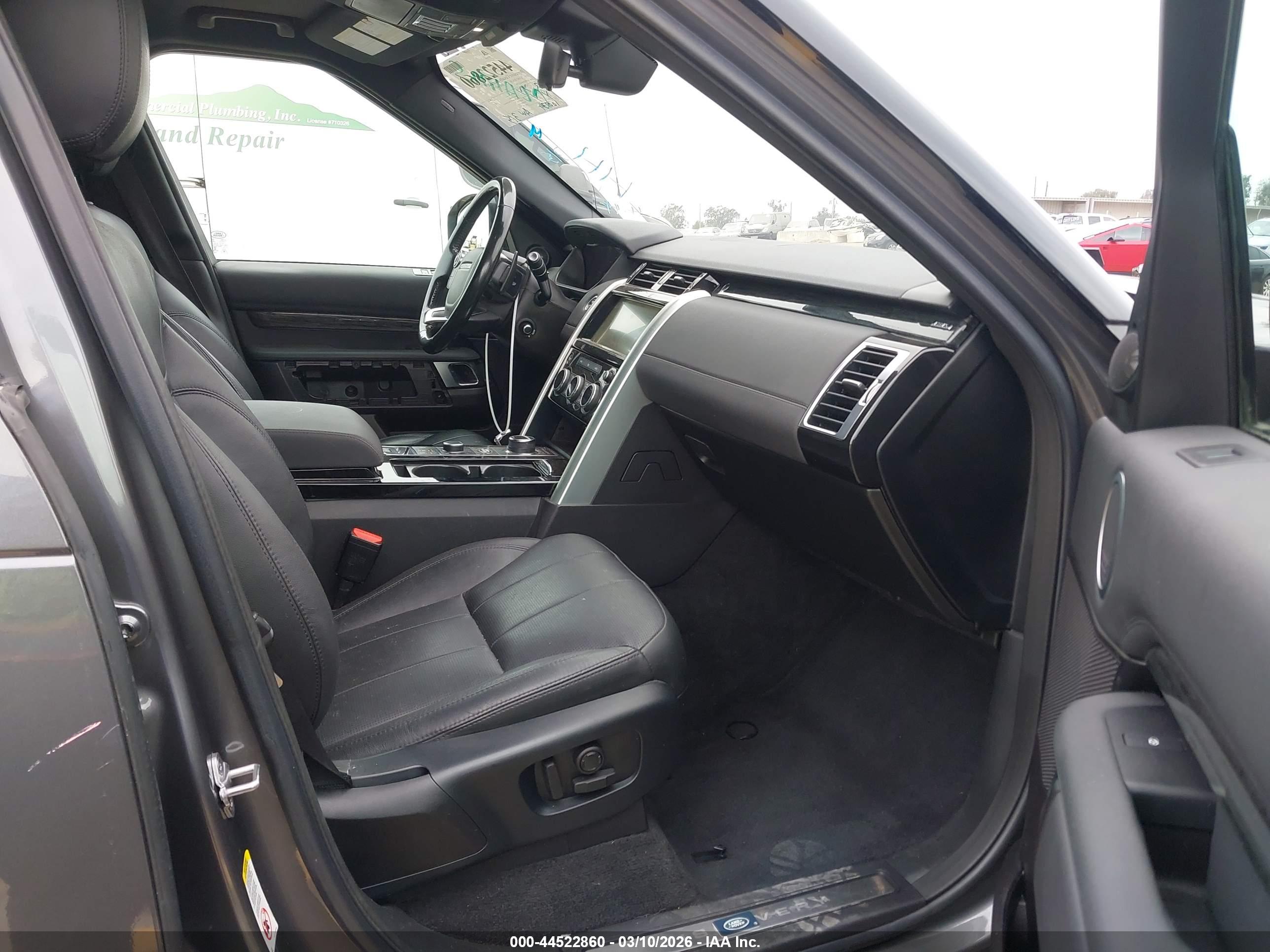 LAND ROVER image 5