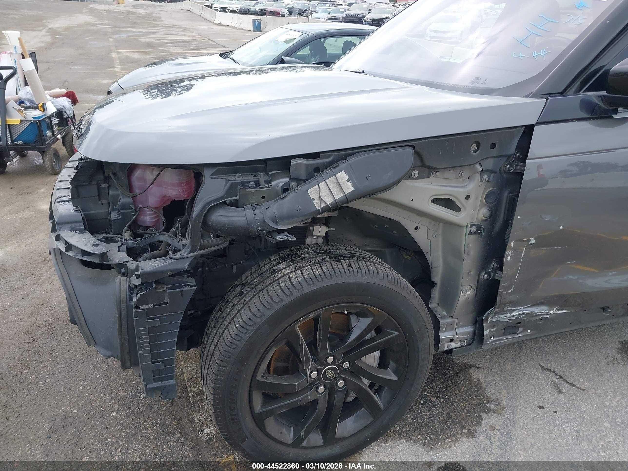 LAND ROVER image 6