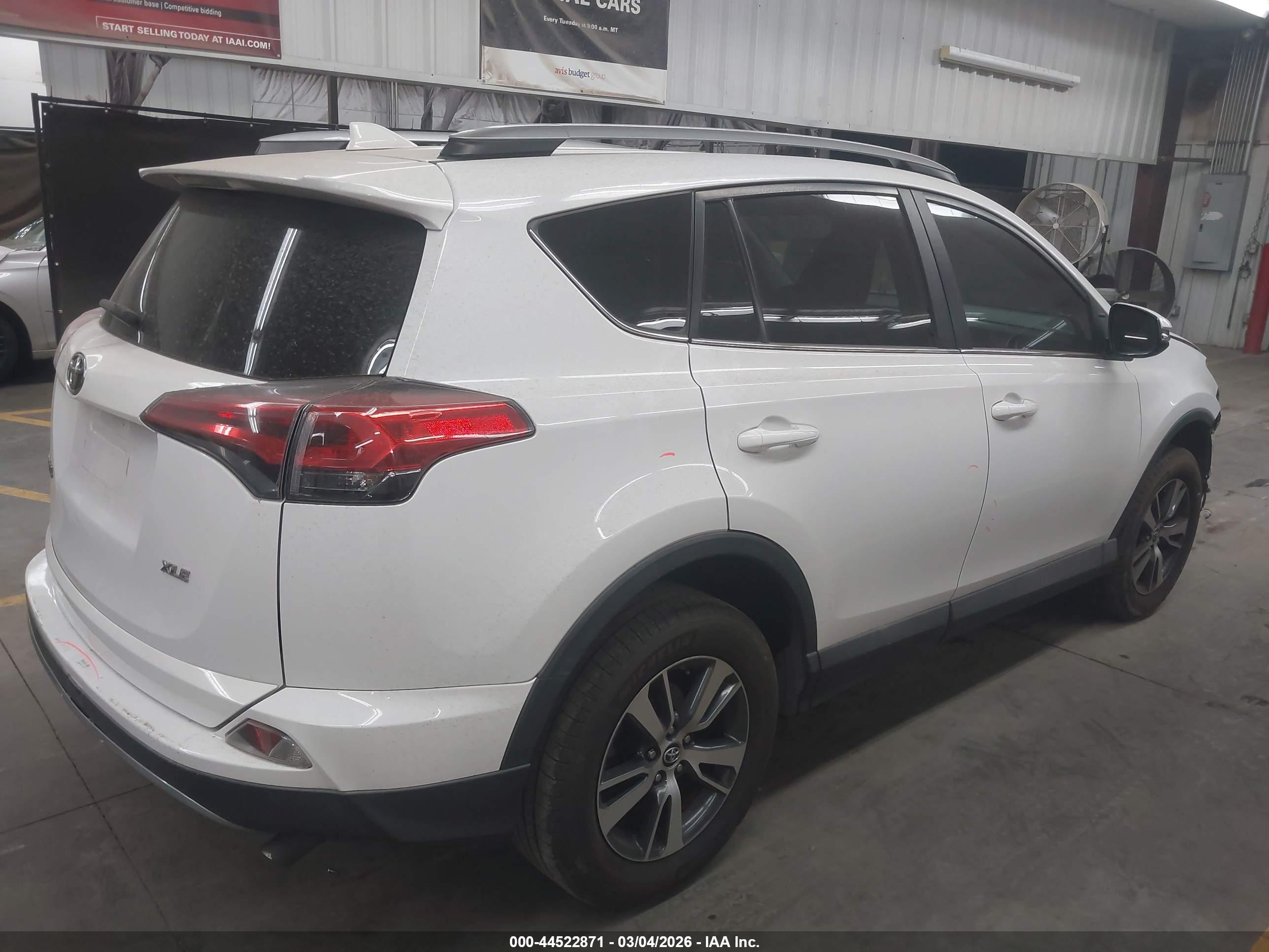 TOYOTA RAV4 image 4