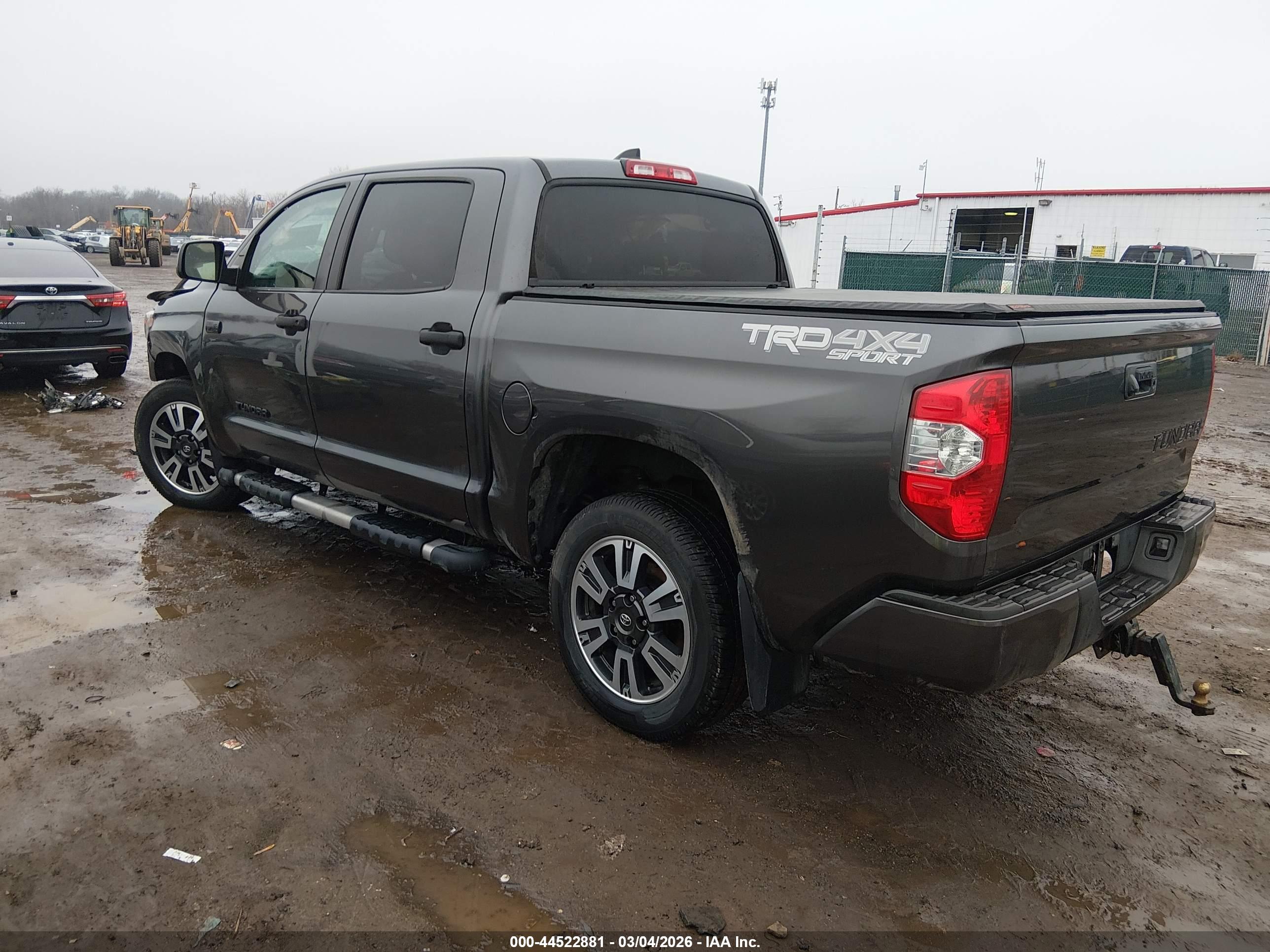 TOYOTA TUNDRA image 3