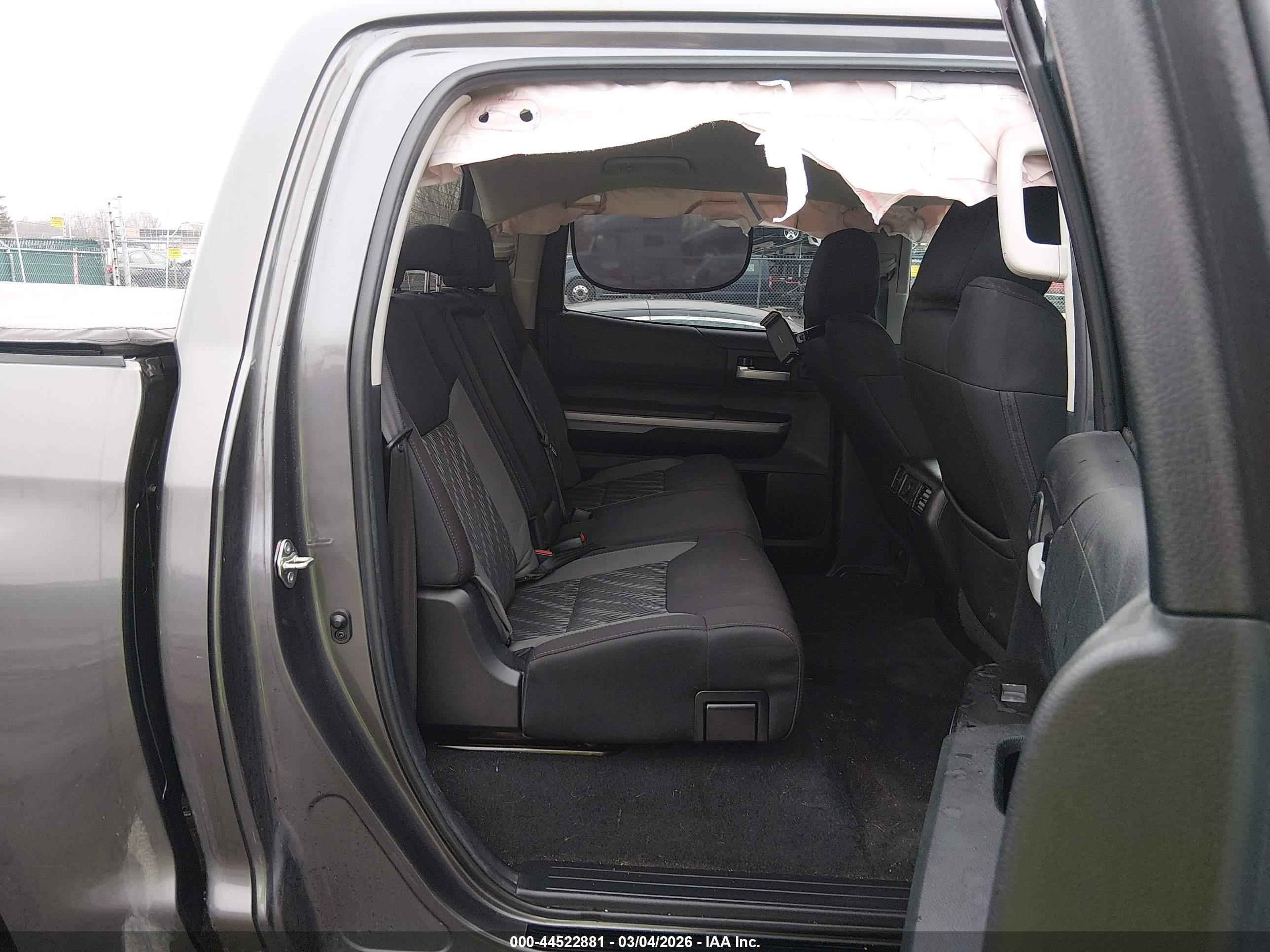 TOYOTA TUNDRA image 8