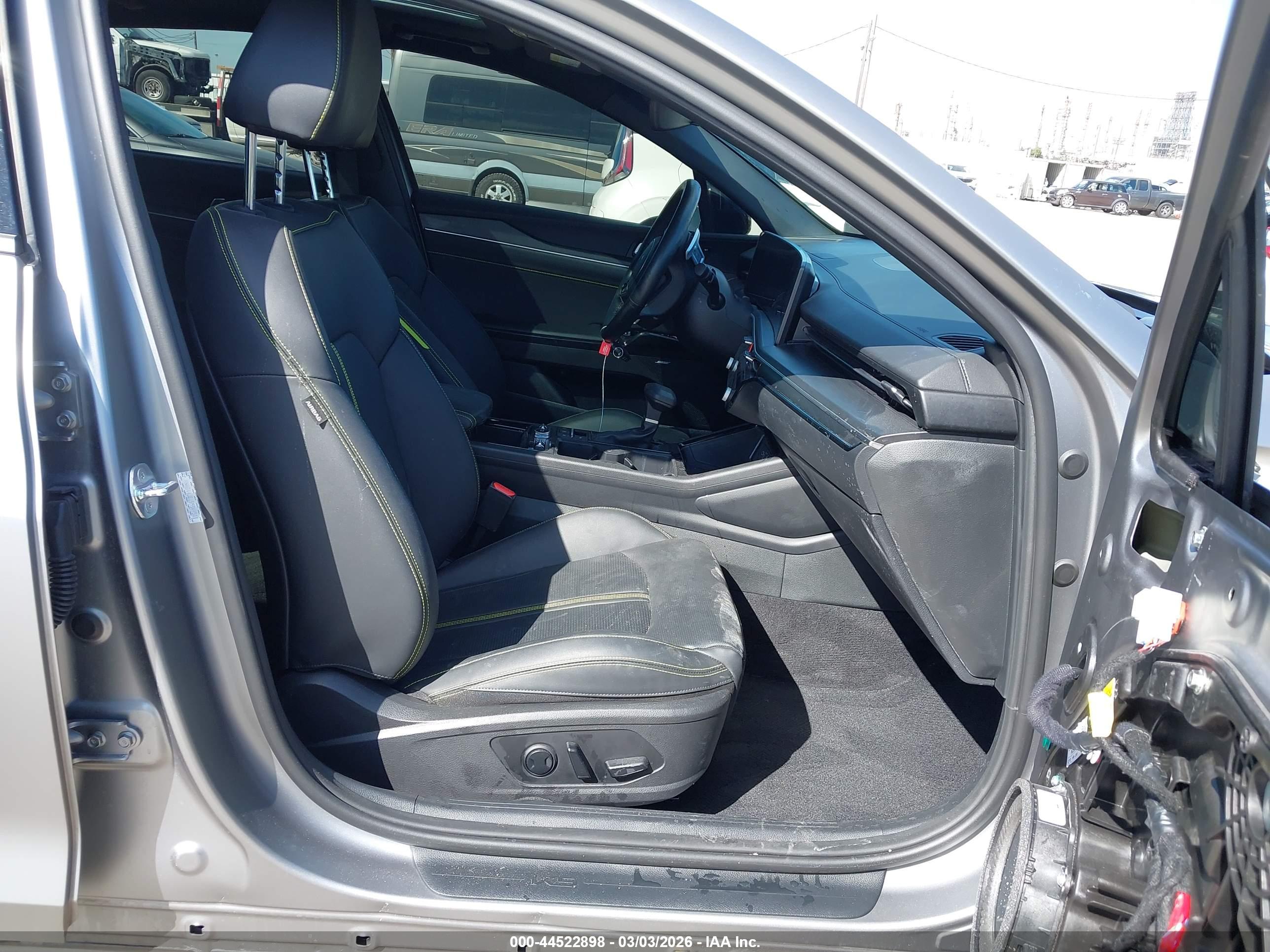KIA K5 image 5