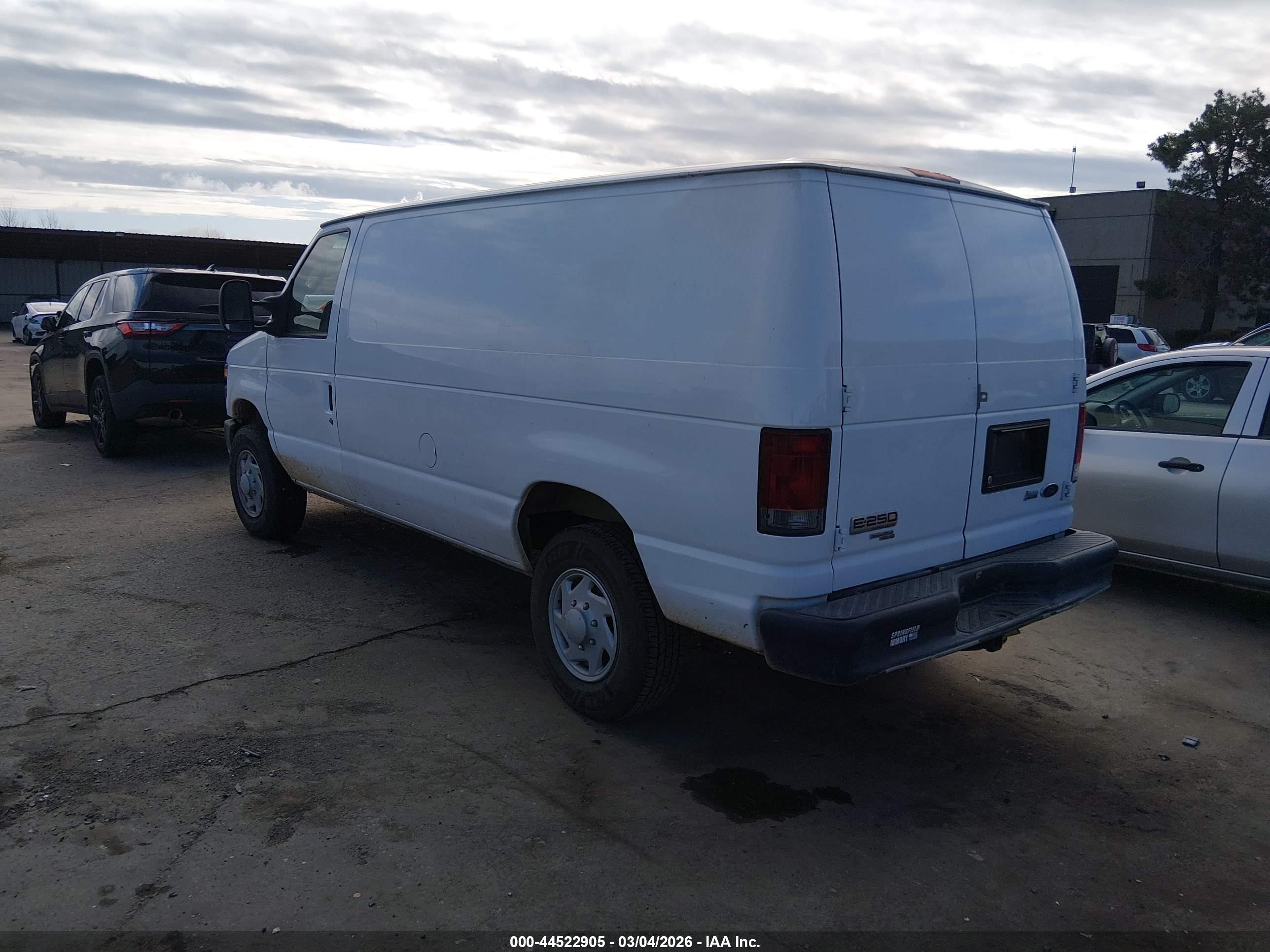 FORD E-250 image 3