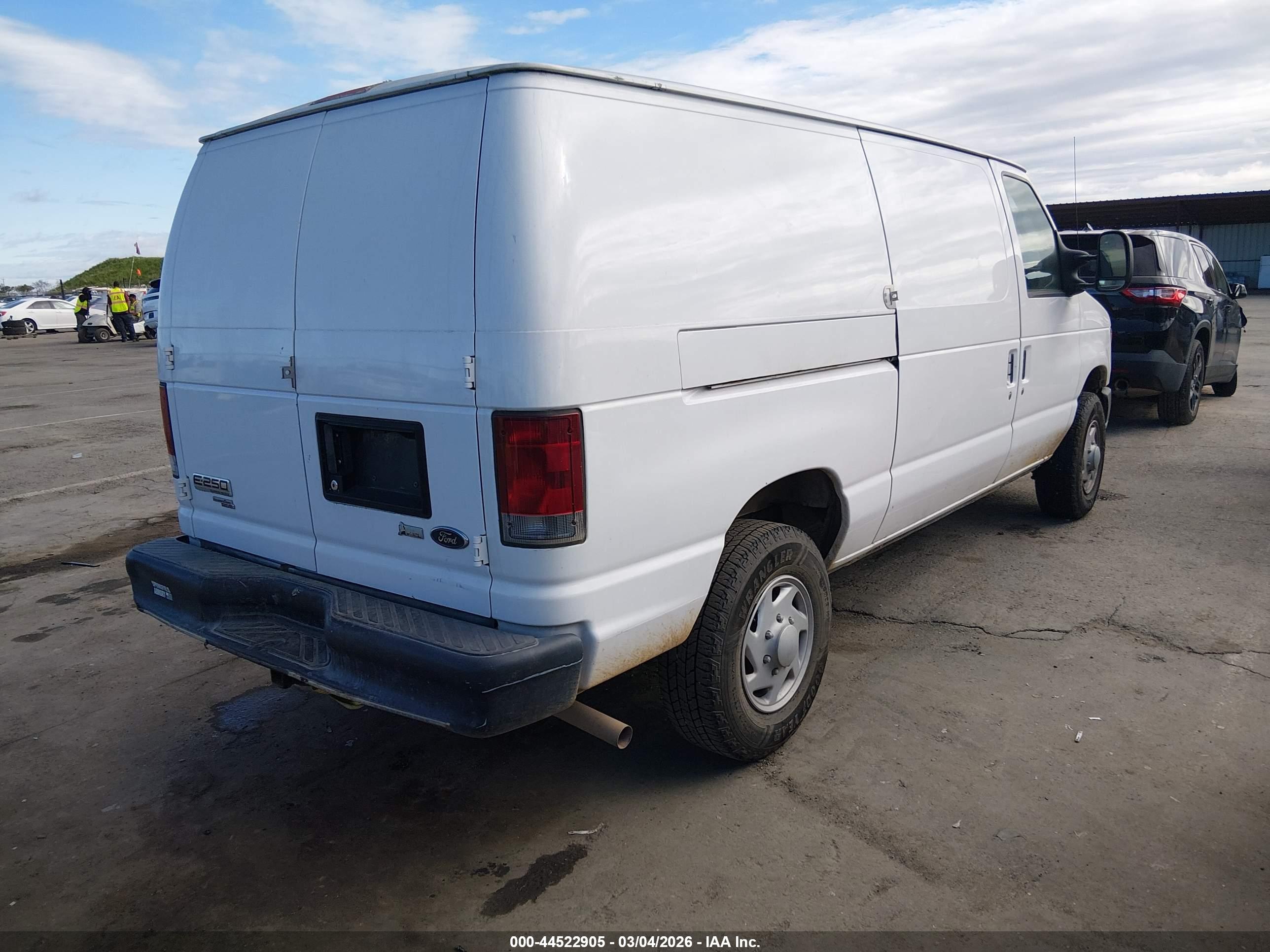 FORD E-250 image 4