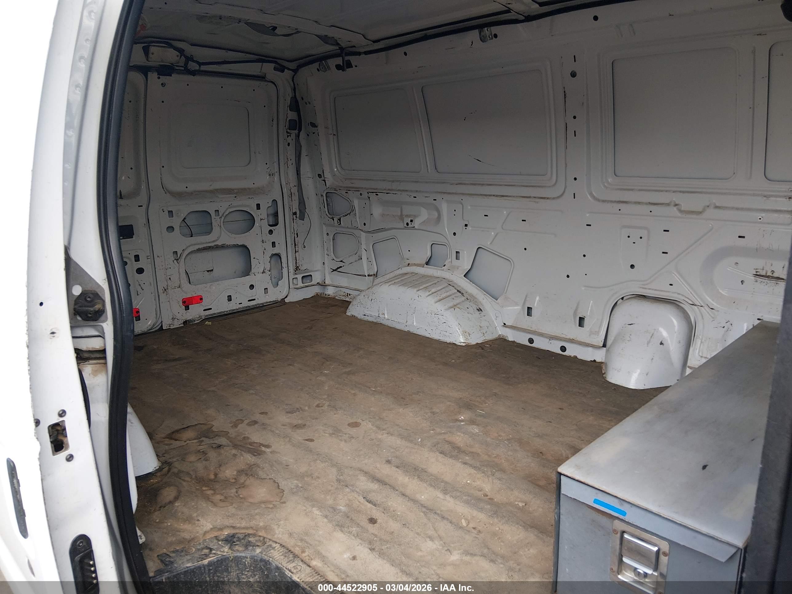 FORD E-250 image 8
