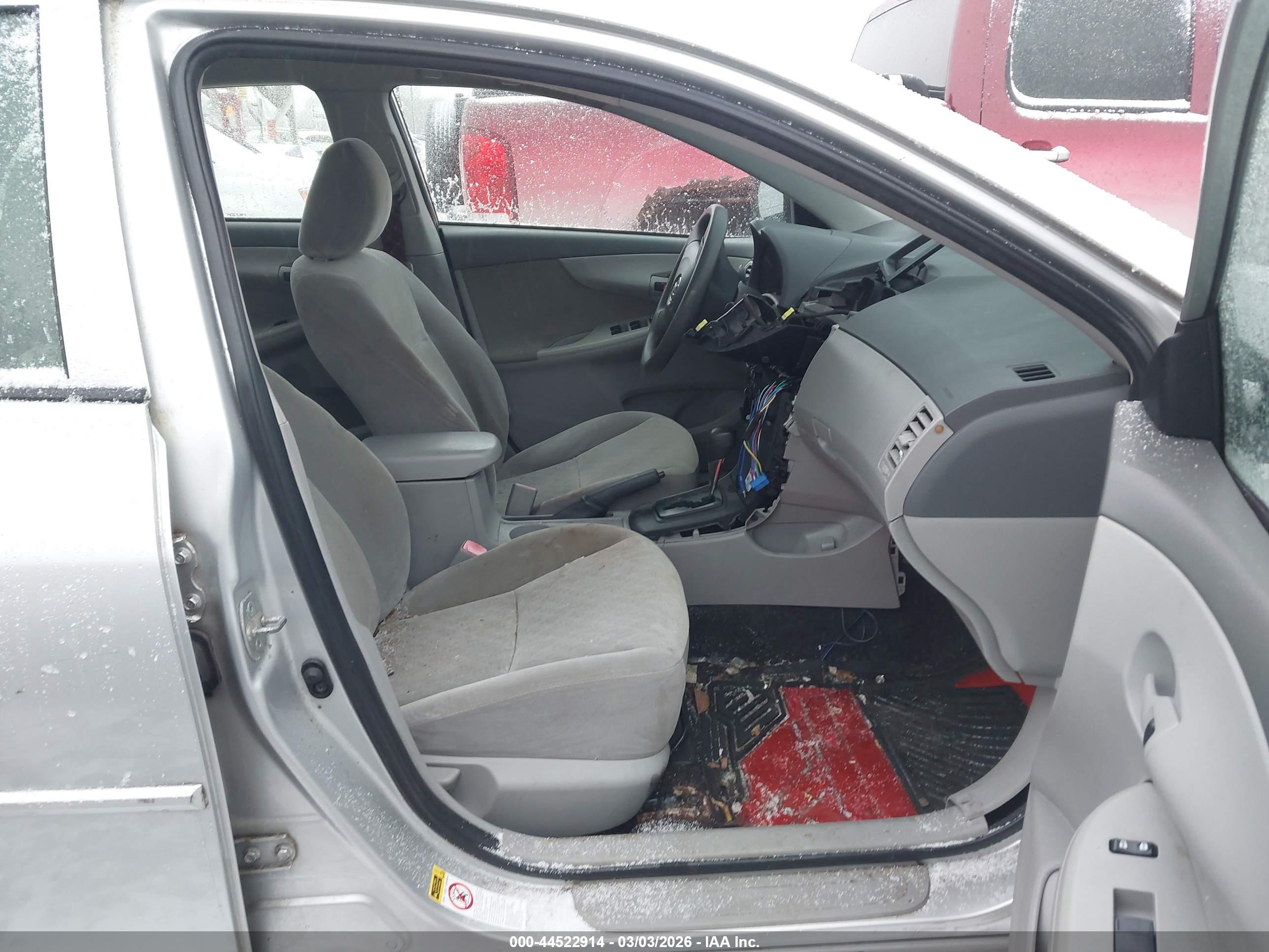 TOYOTA COROLLA image 5