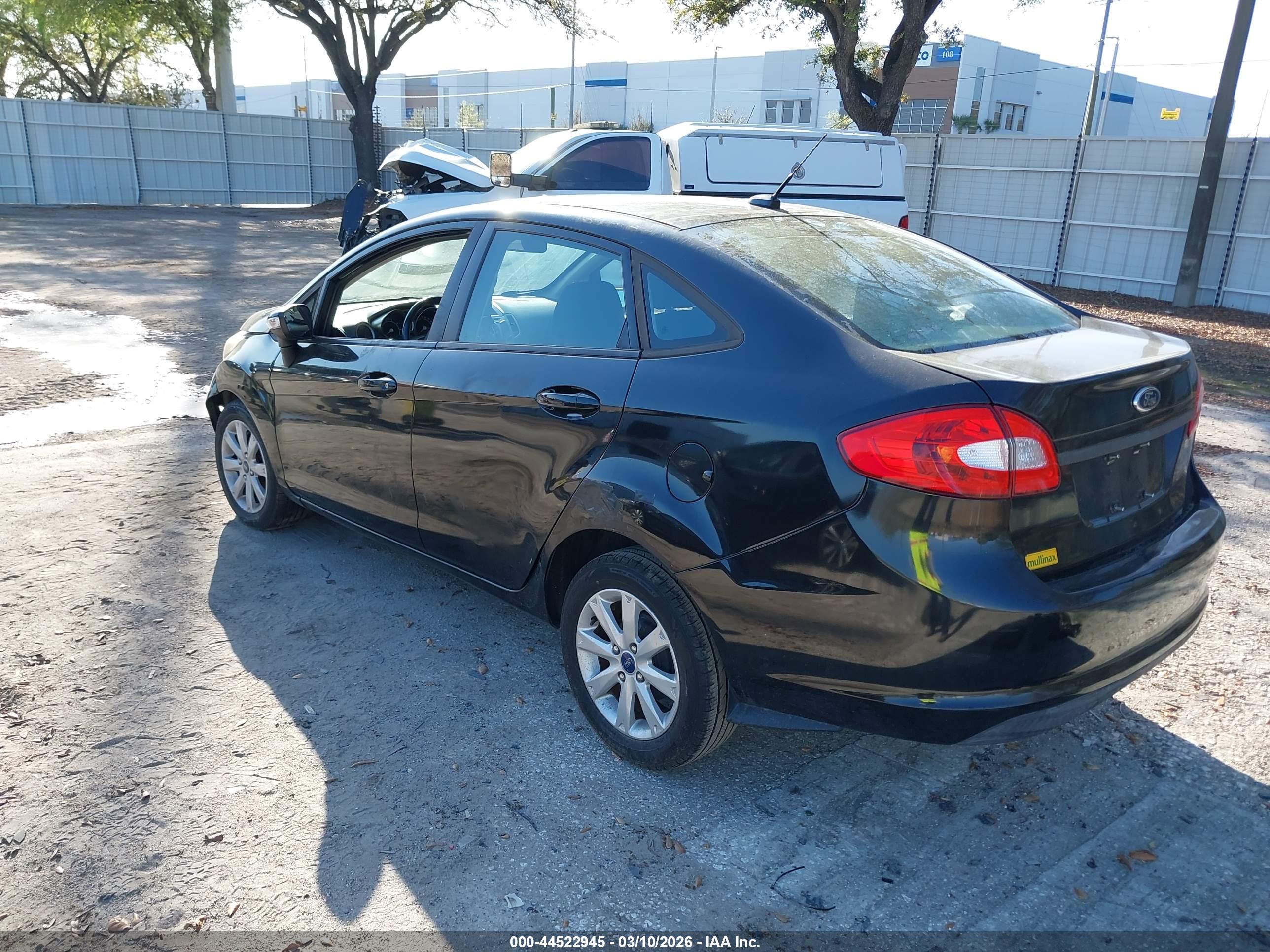FORD FIESTA image 3
