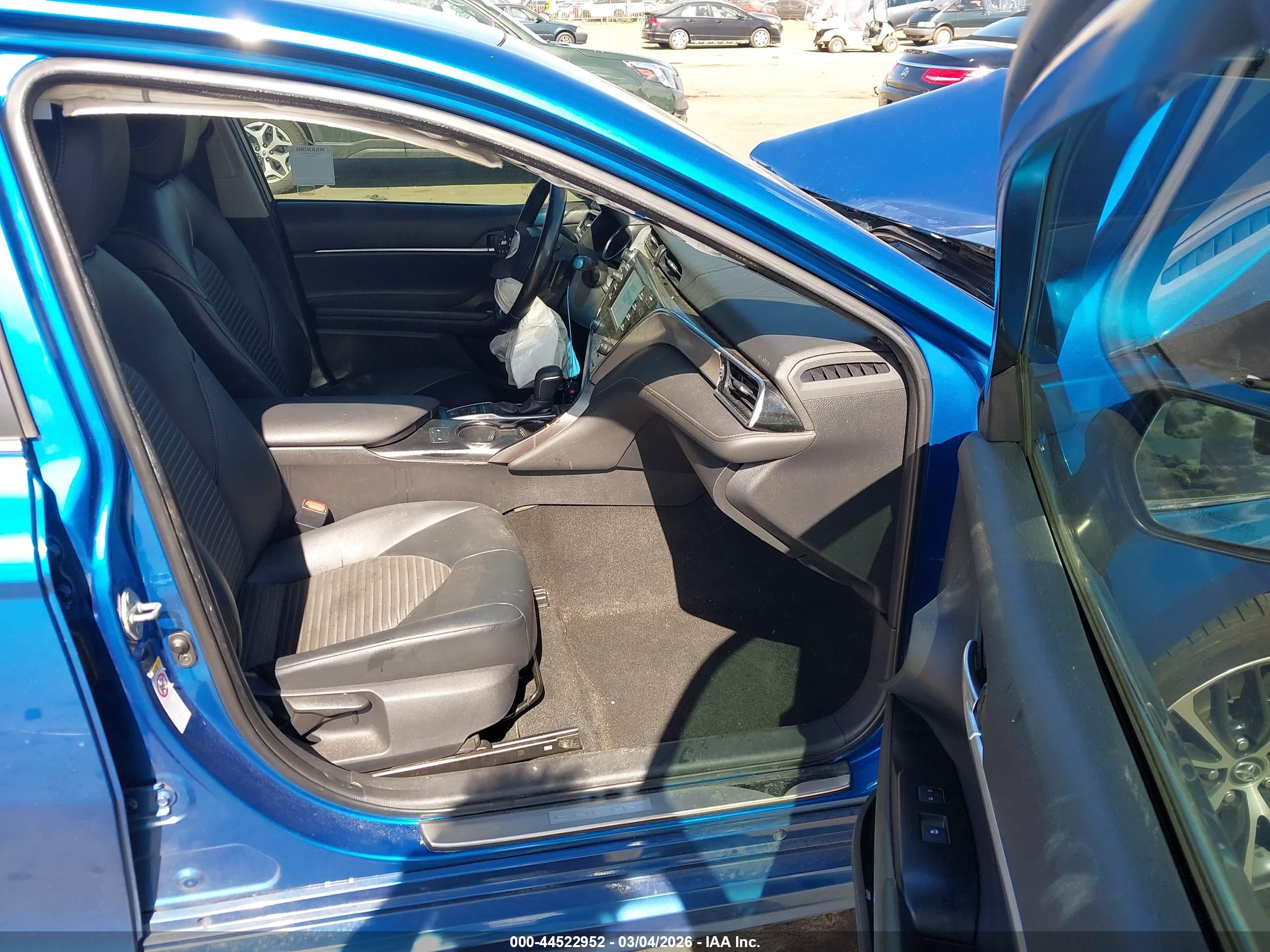 TOYOTA CAMRY image 5