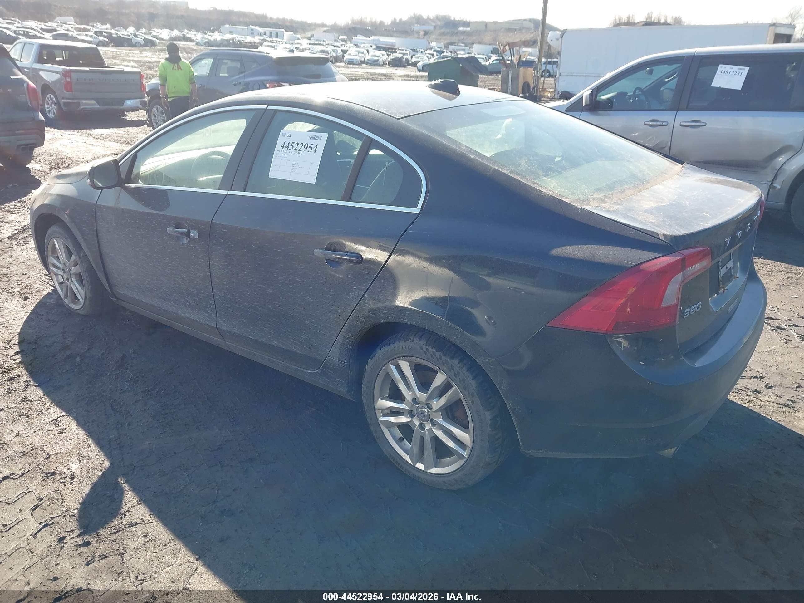 VOLVO S60 image 3