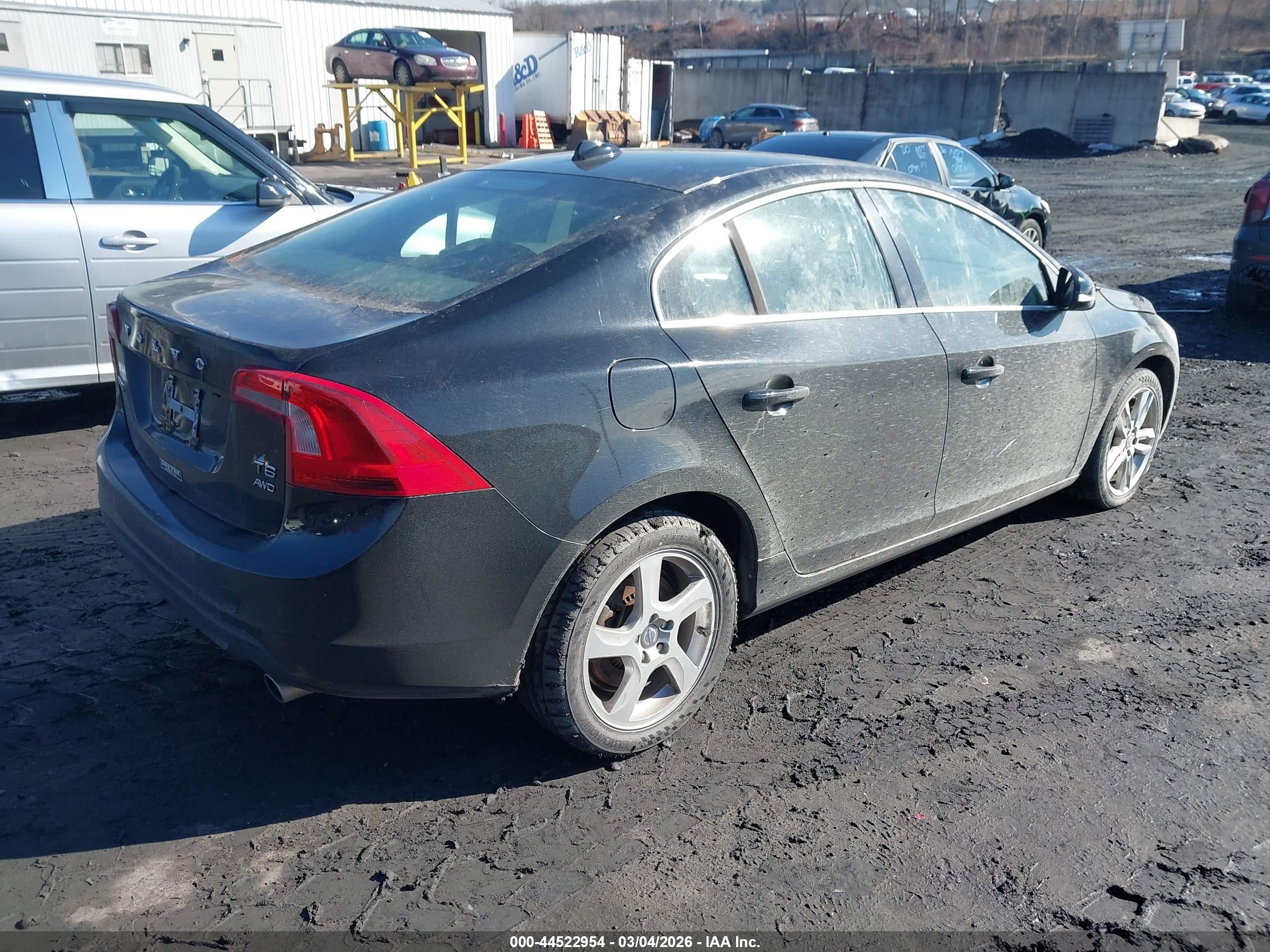 VOLVO S60 image 4