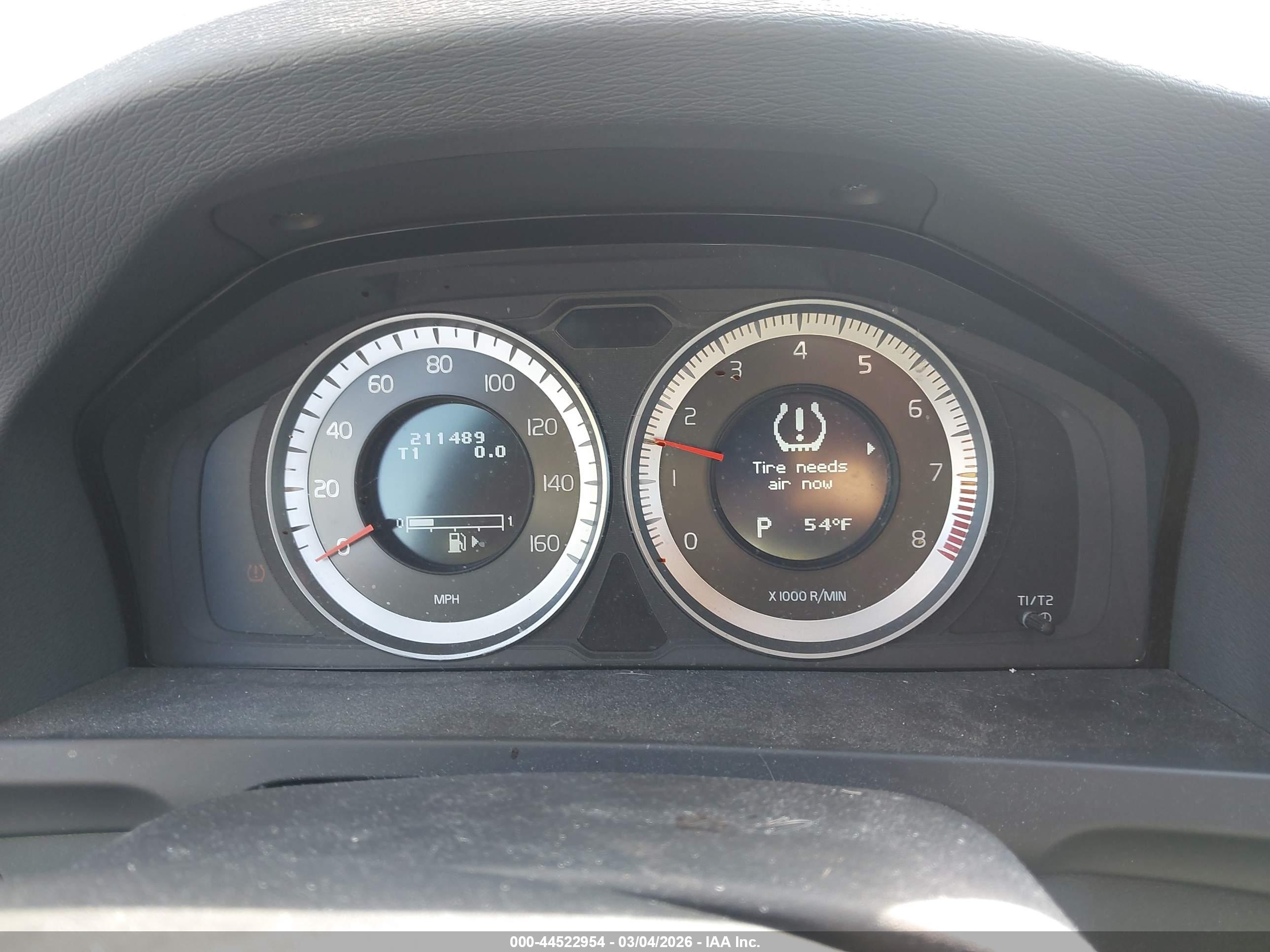 VOLVO S60 image 7