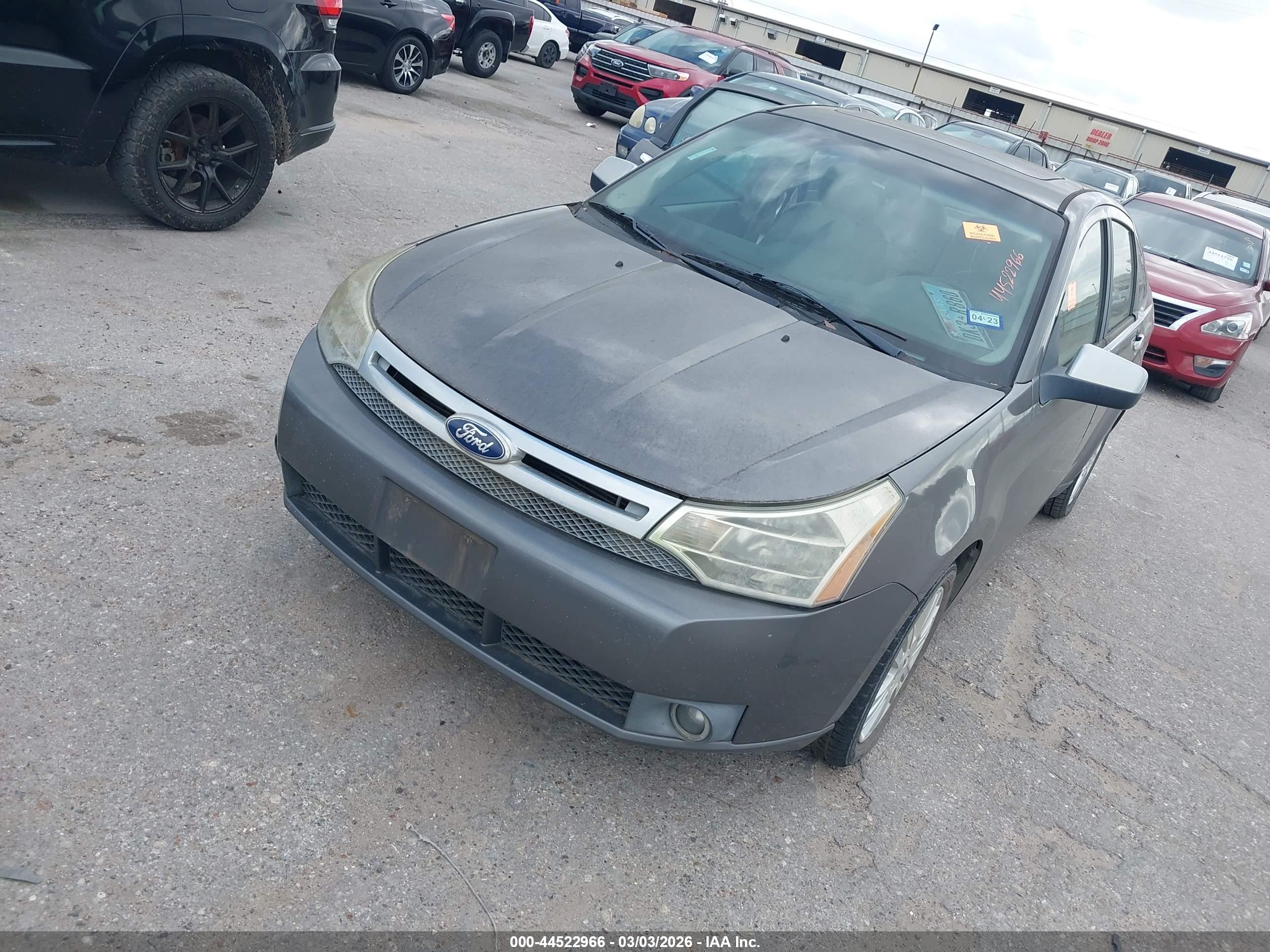 FORD FOCUS image 2